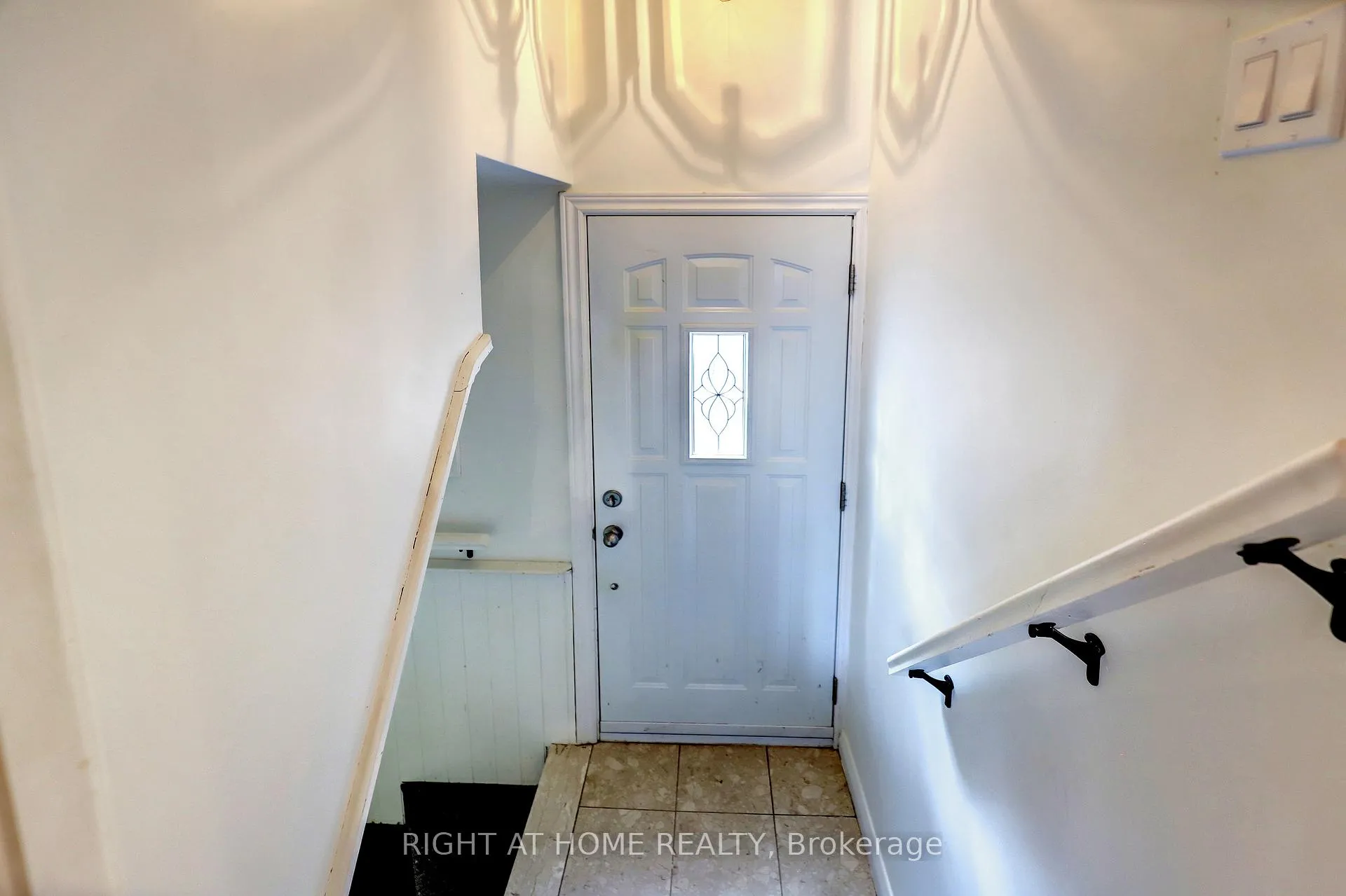 Photo 26 of 56 Cynthia Road, Toronto, Rockcliffe-Smythe — HOMEH