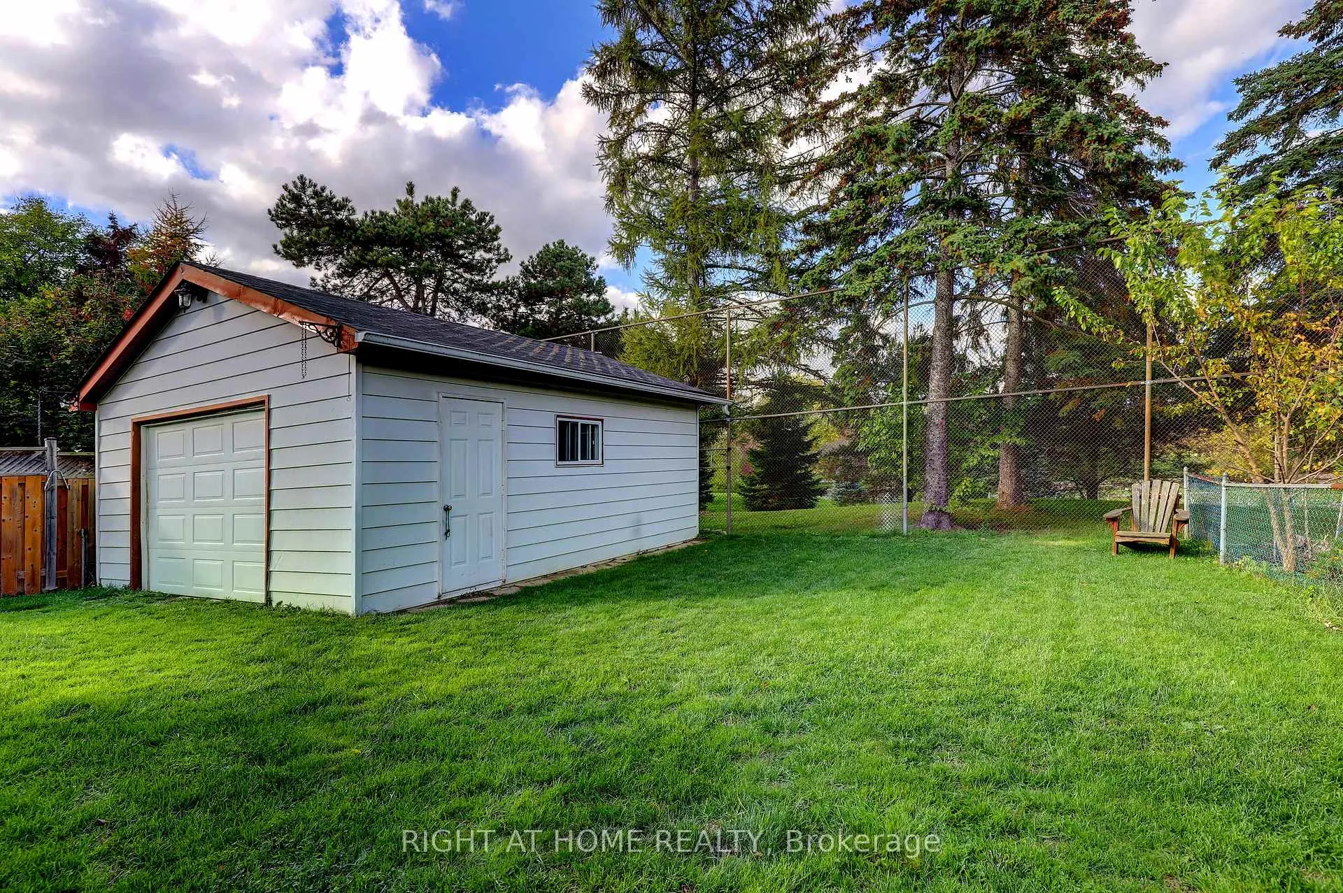 Photo 29 of 56 Cynthia Road, Toronto, Rockcliffe-Smythe — HOMEH