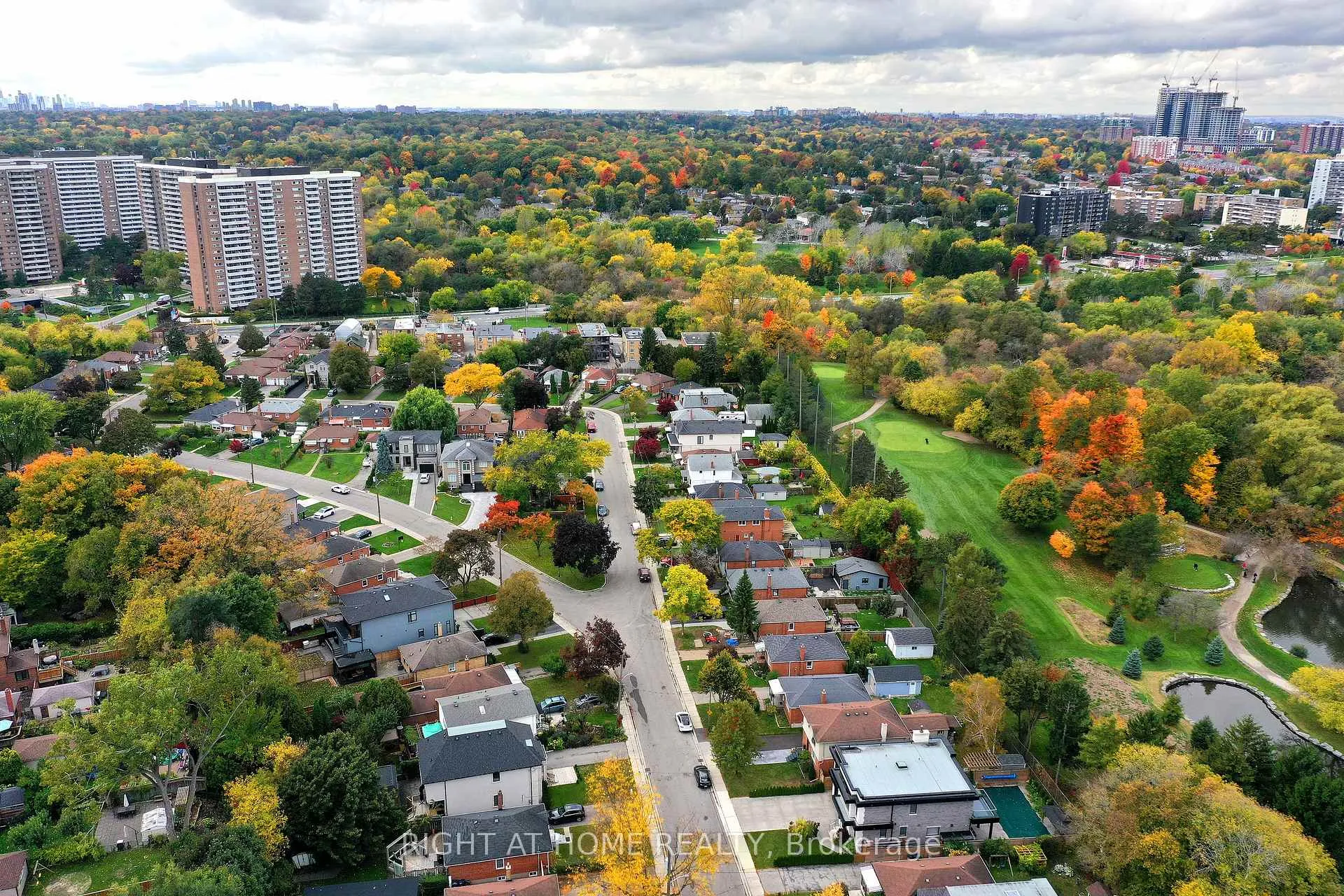 Photo 32 of 56 Cynthia Road, Toronto, Rockcliffe-Smythe — HOMEH