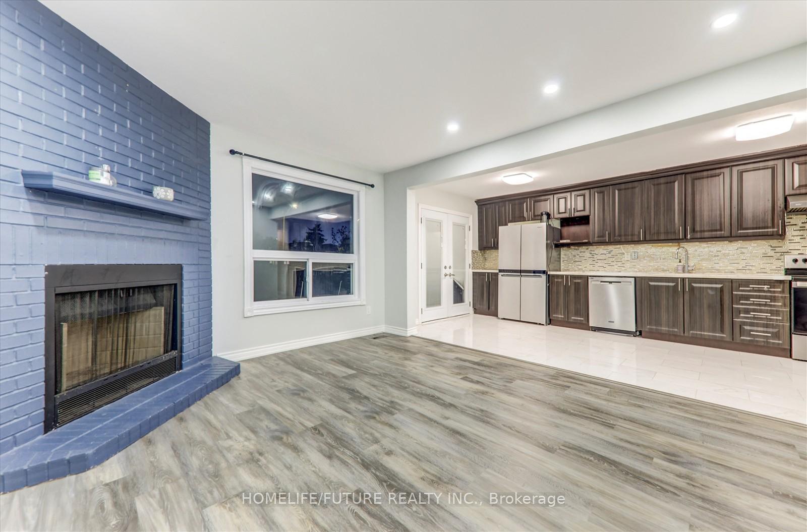 Photo 6 of 96 Mary Pearson Drive, Markham, Middlefield — HOMEH