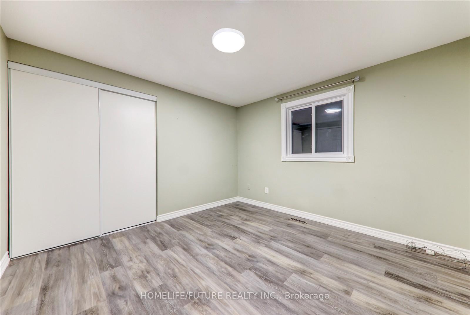 Photo 9 of 96 Mary Pearson Drive, Markham, Middlefield — HOMEH