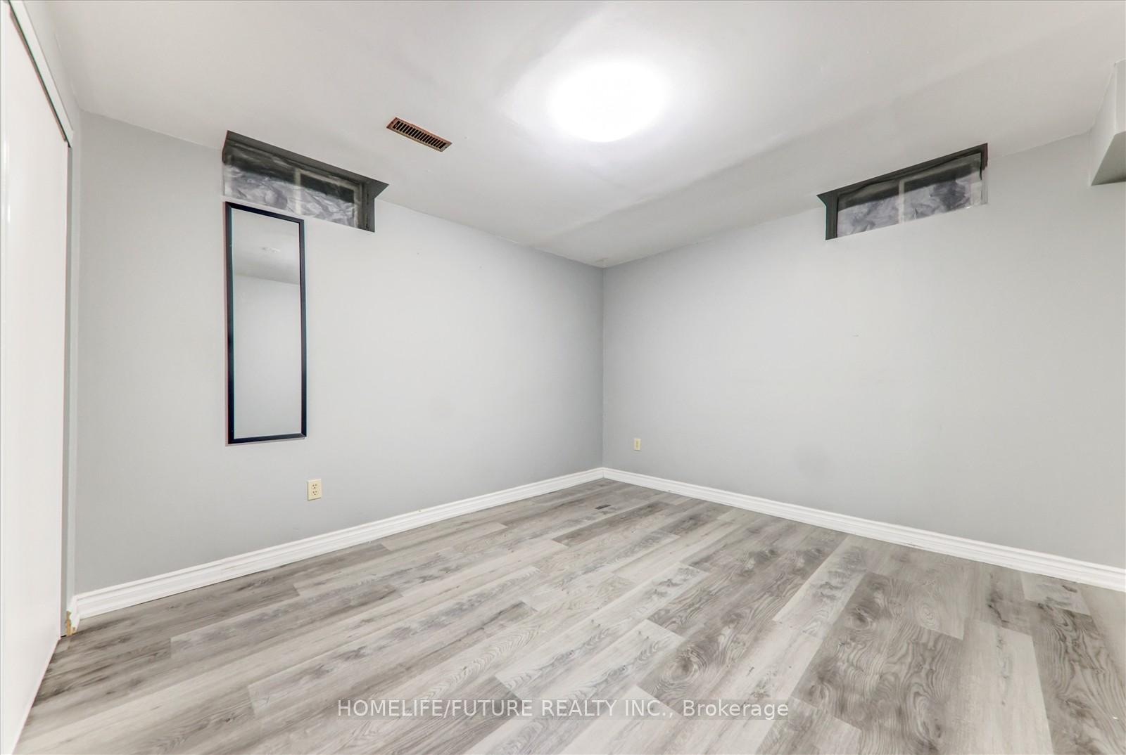 Photo 10 of 96 Mary Pearson Drive, Markham, Middlefield — HOMEH