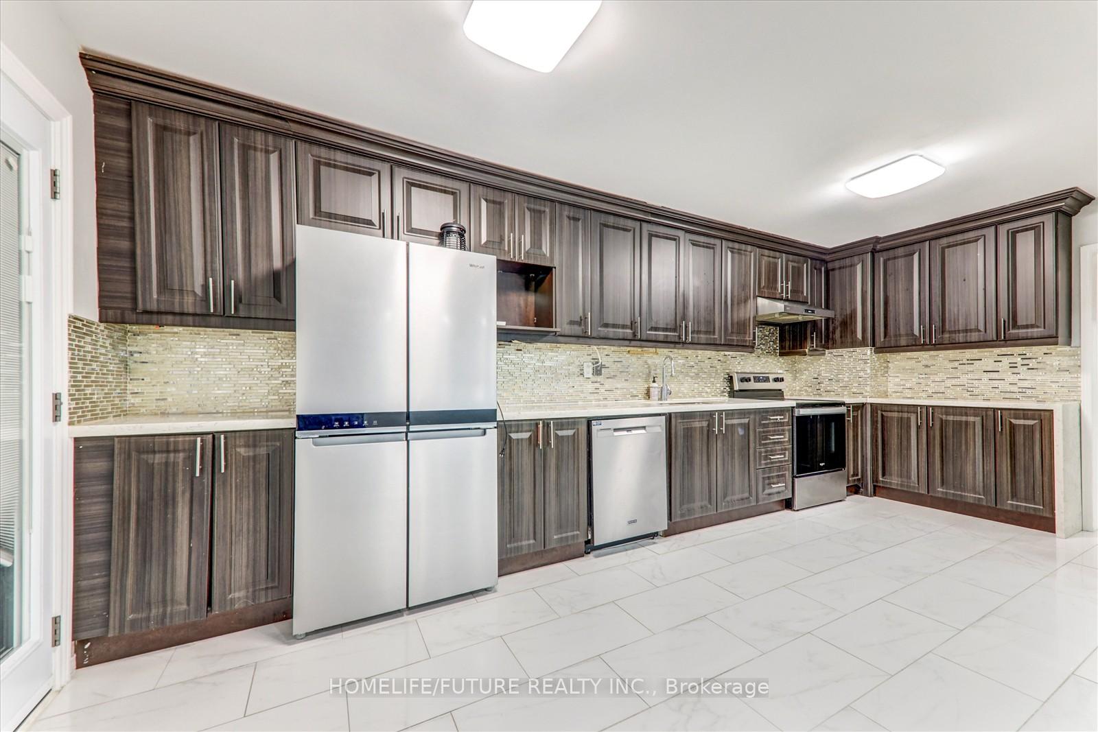 Photo 11 of 96 Mary Pearson Drive, Markham, Middlefield — HOMEH