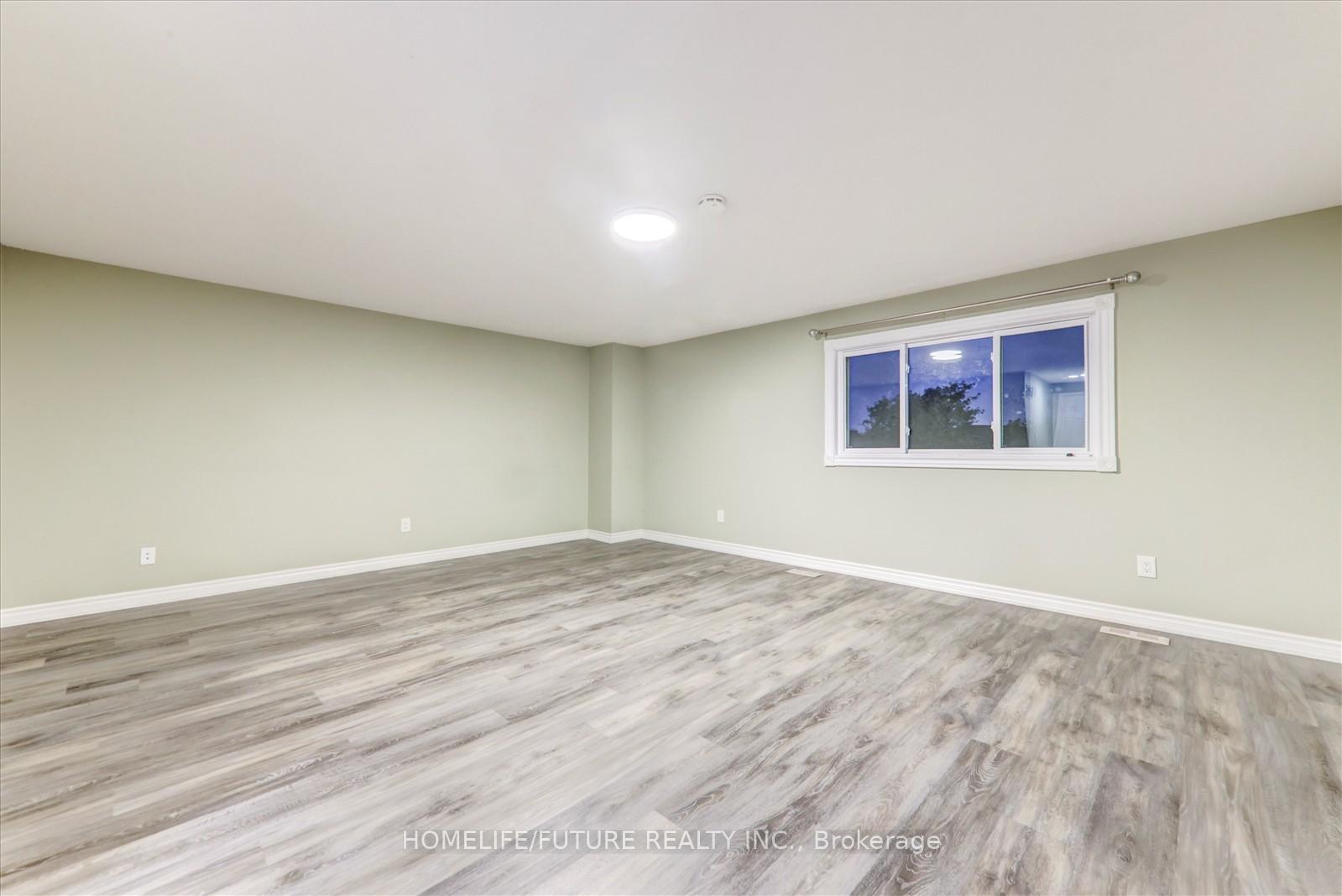 Photo 13 of 96 Mary Pearson Drive, Markham, Middlefield — HOMEH