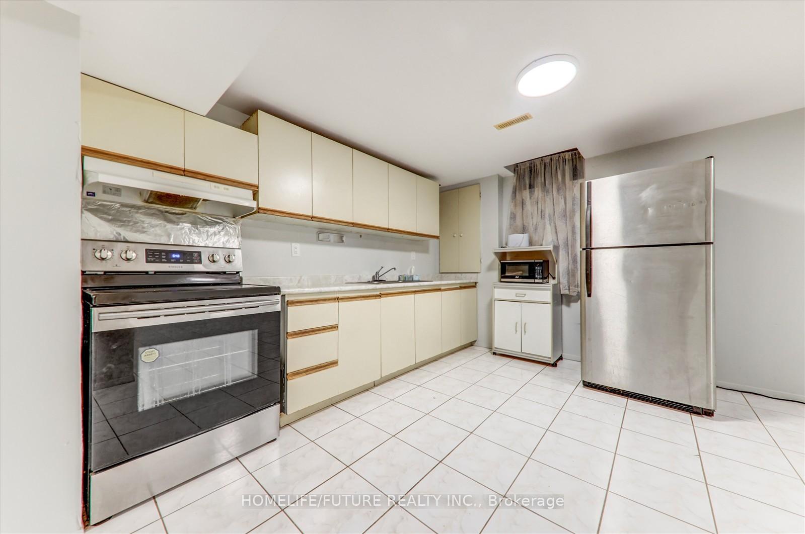 Photo 24 of 96 Mary Pearson Drive, Markham, Middlefield — HOMEH