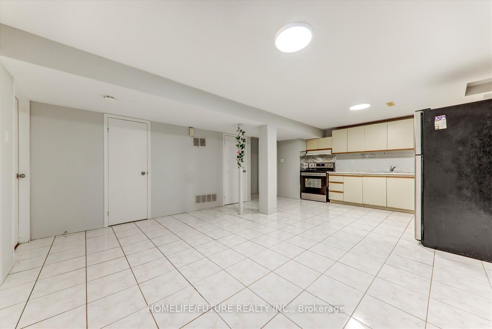 Photo 25 of 96 Mary Pearson Drive, Markham, Middlefield — HOMEH