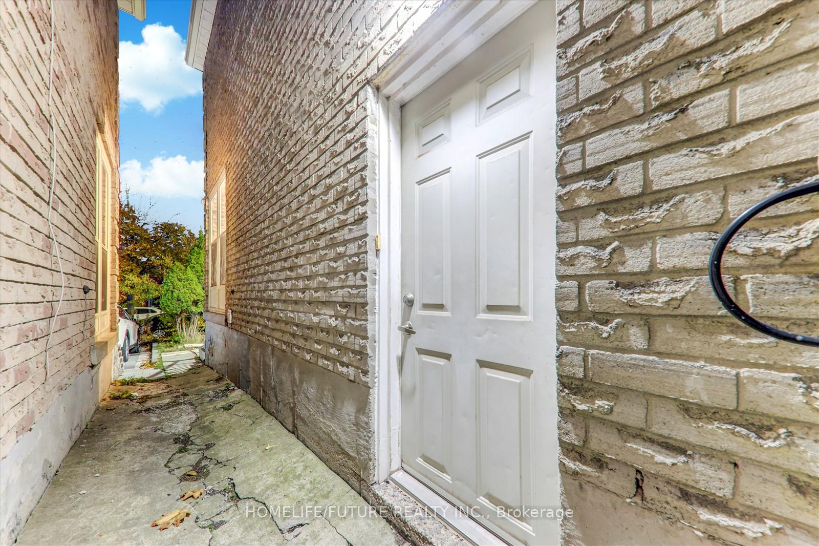 Photo 35 of 96 Mary Pearson Drive, Markham, Middlefield — HOMEH