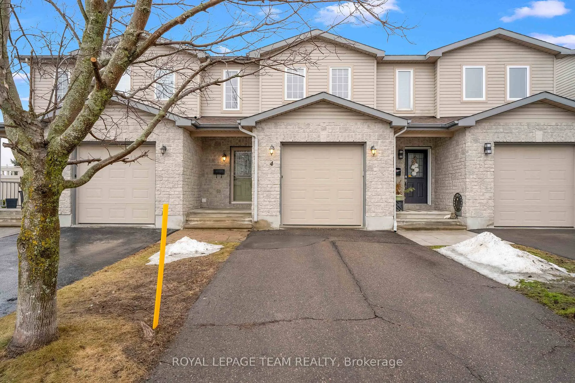 Photo 1 of 4 John Findlay Terrace, Arnprior — HOMEH