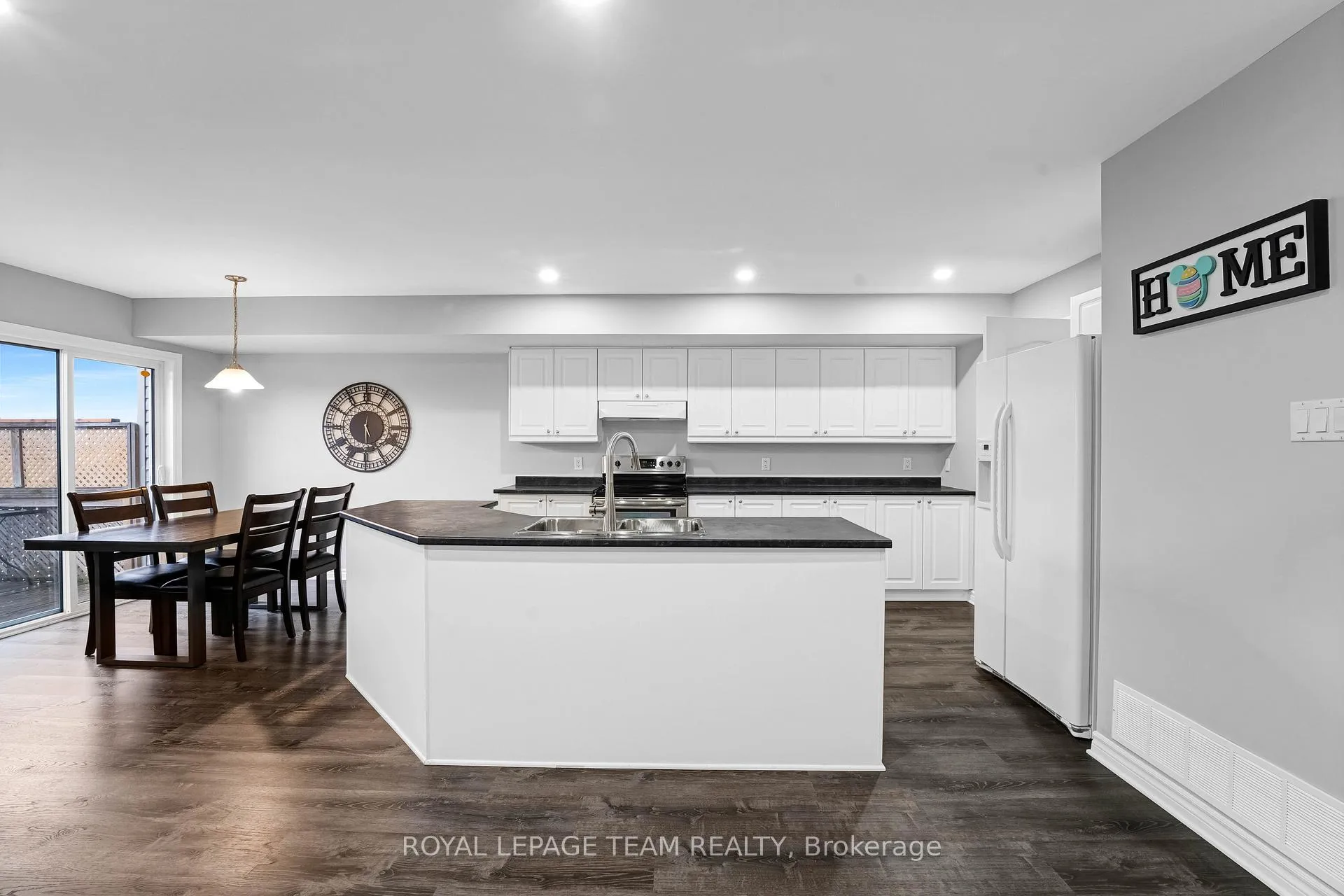 Photo 8 of 4 John Findlay Terrace, Arnprior — HOMEH