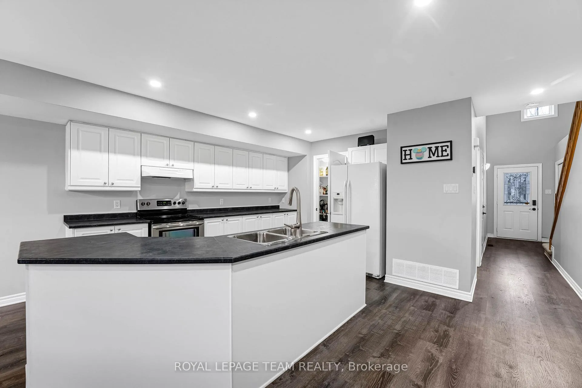 Photo 10 of 4 John Findlay Terrace, Arnprior — HOMEH