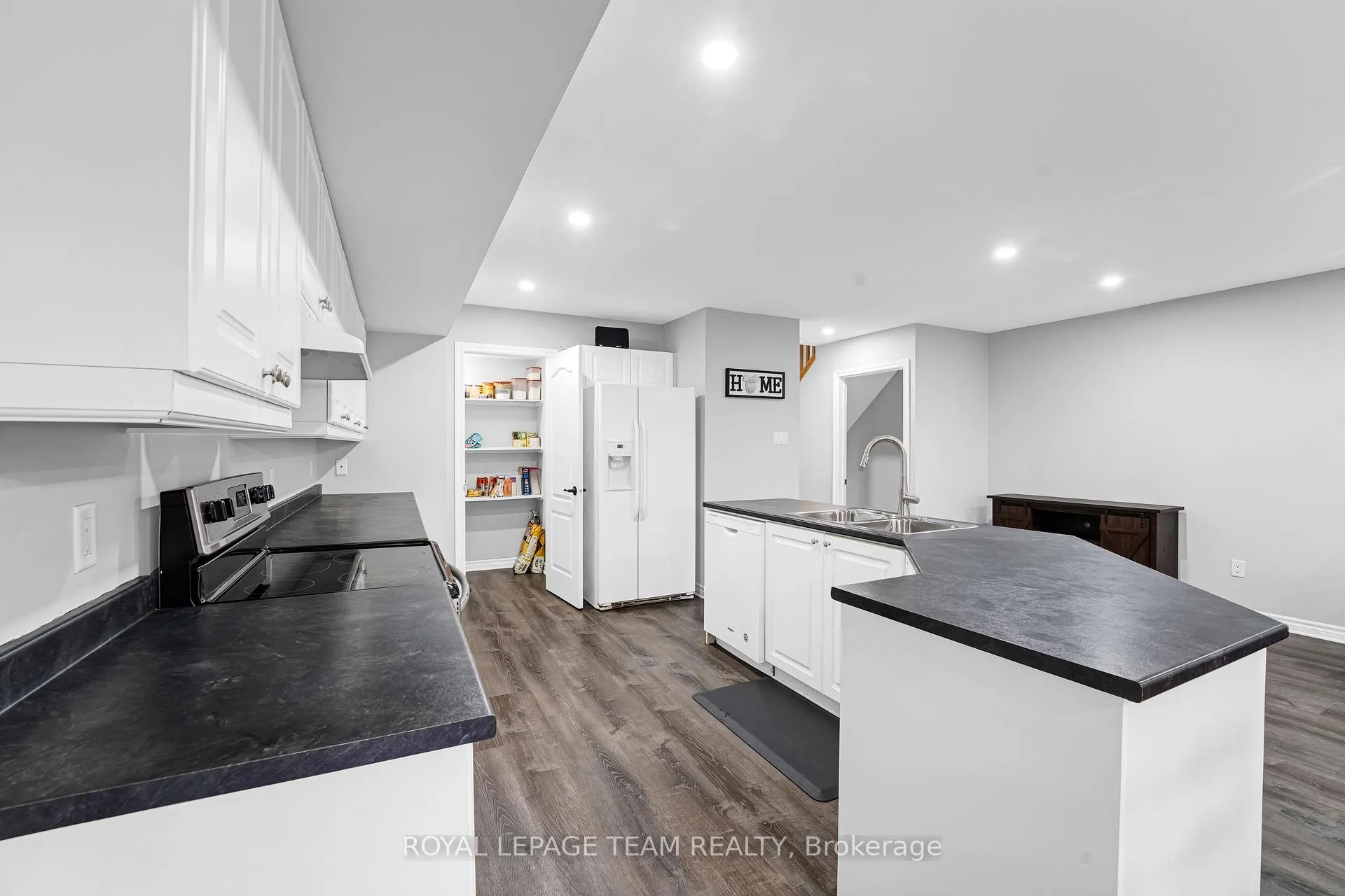 Photo 12 of 4 John Findlay Terrace, Arnprior — HOMEH
