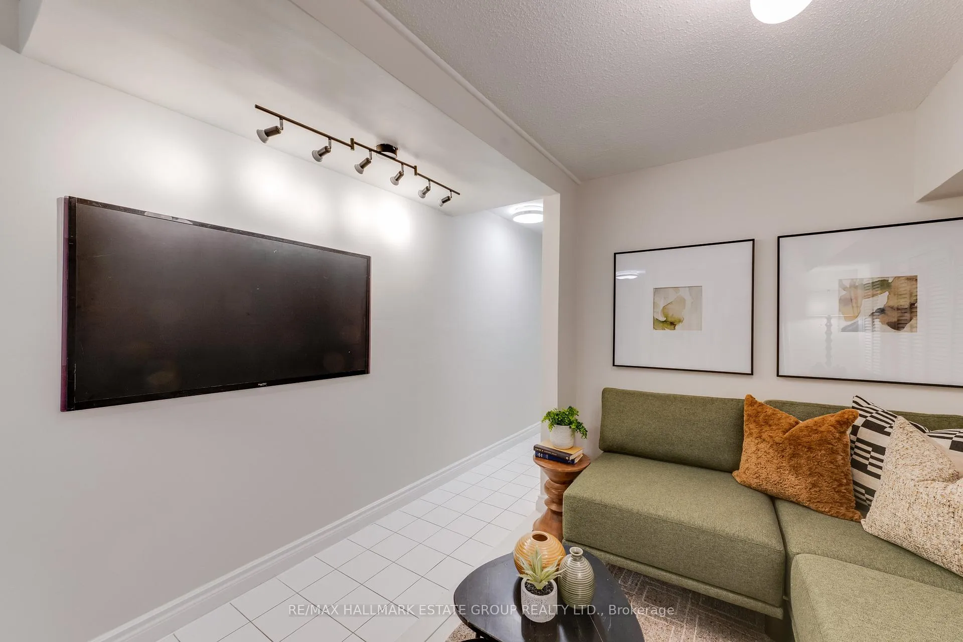 Photo 39 of 4 Adrian Avenue, Toronto, Weston-Pellam Park — HOMEH