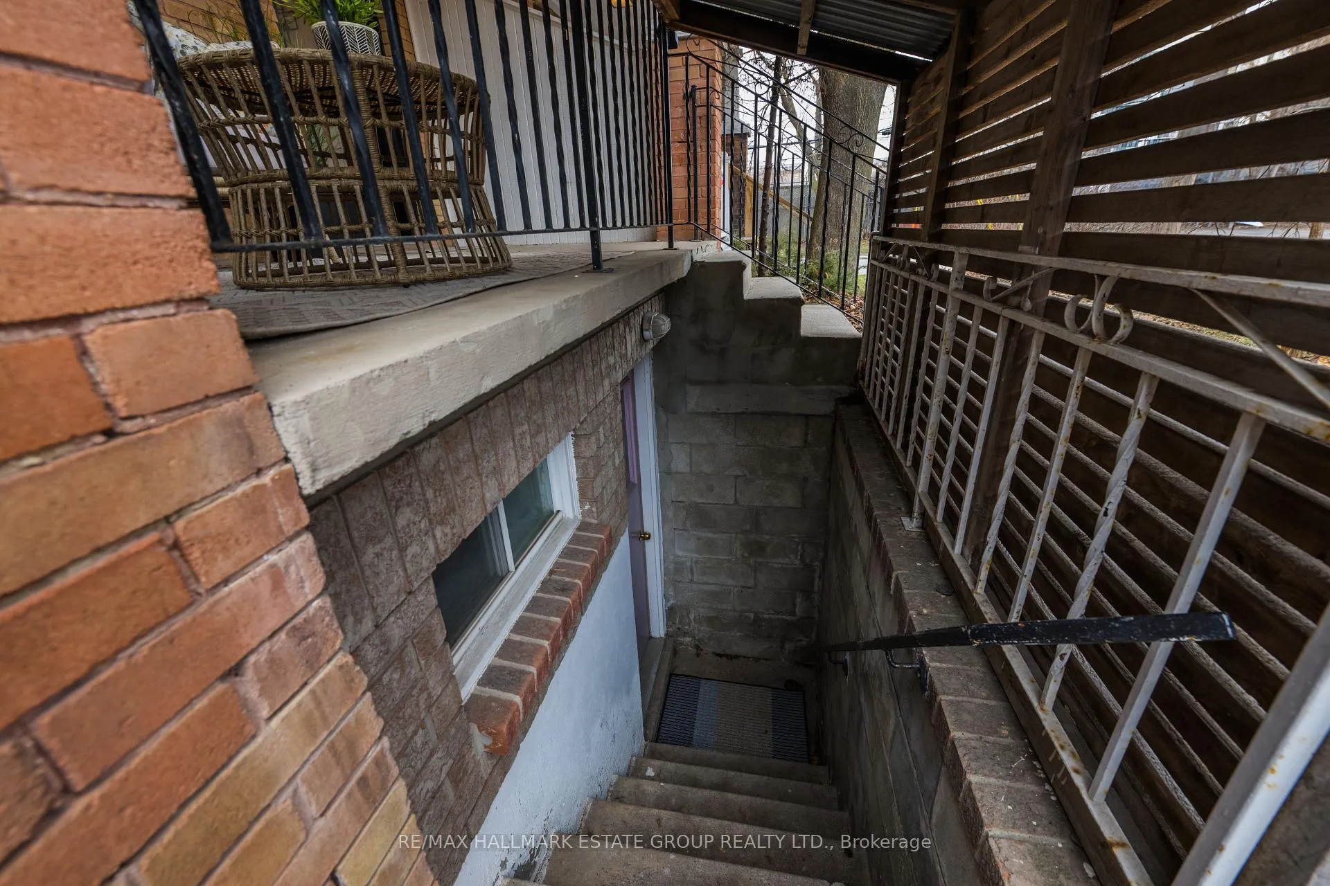Photo 50 of 4 Adrian Avenue, Toronto, Weston-Pellam Park — HOMEH