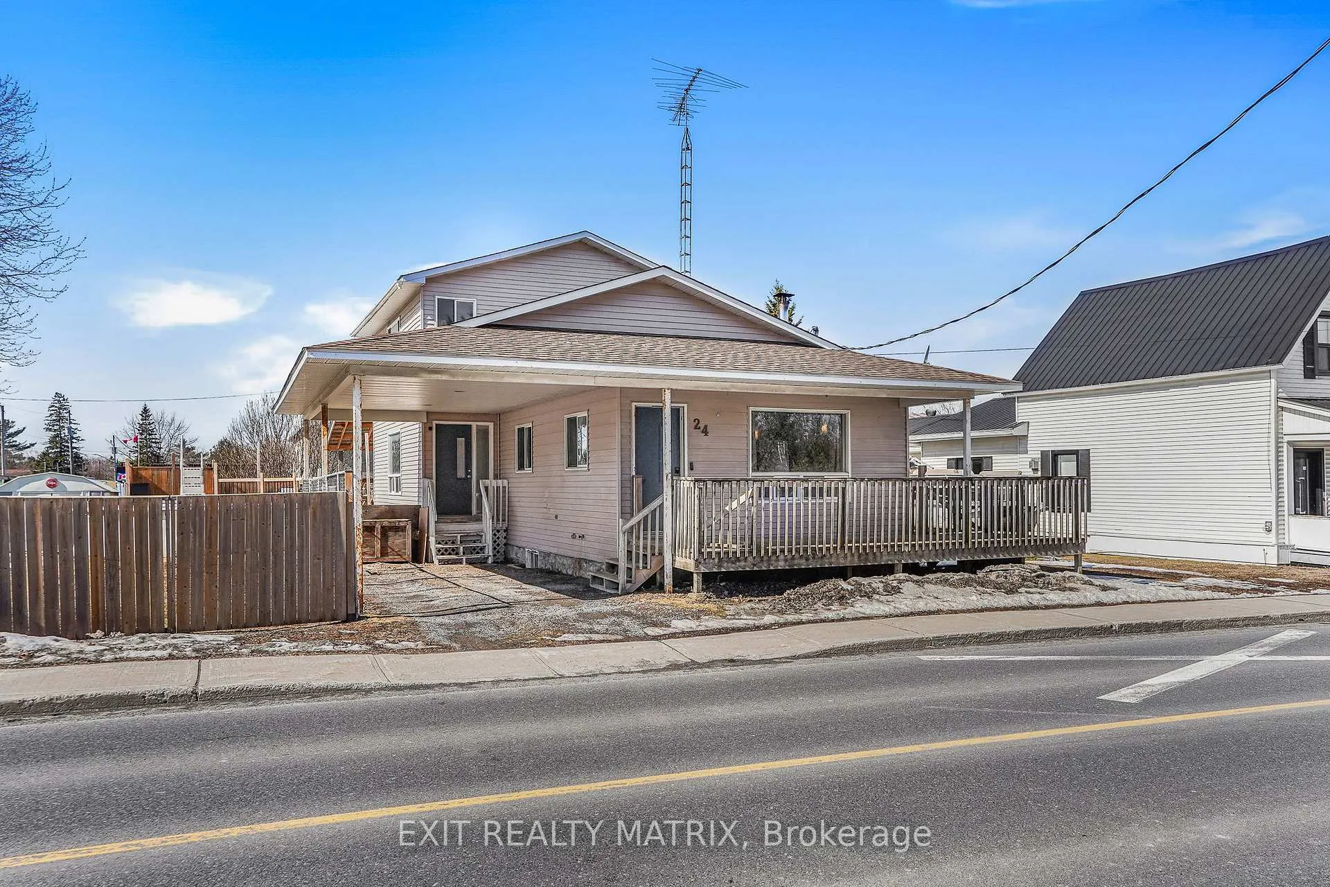 Photo 1 of 24 Main Street N, North Glengarry, Maxville — HOMEH