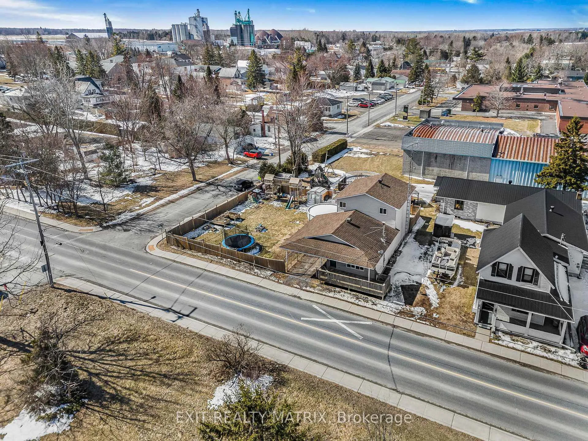 Photo 34 of 24 Main Street N, North Glengarry, Maxville — HOMEH