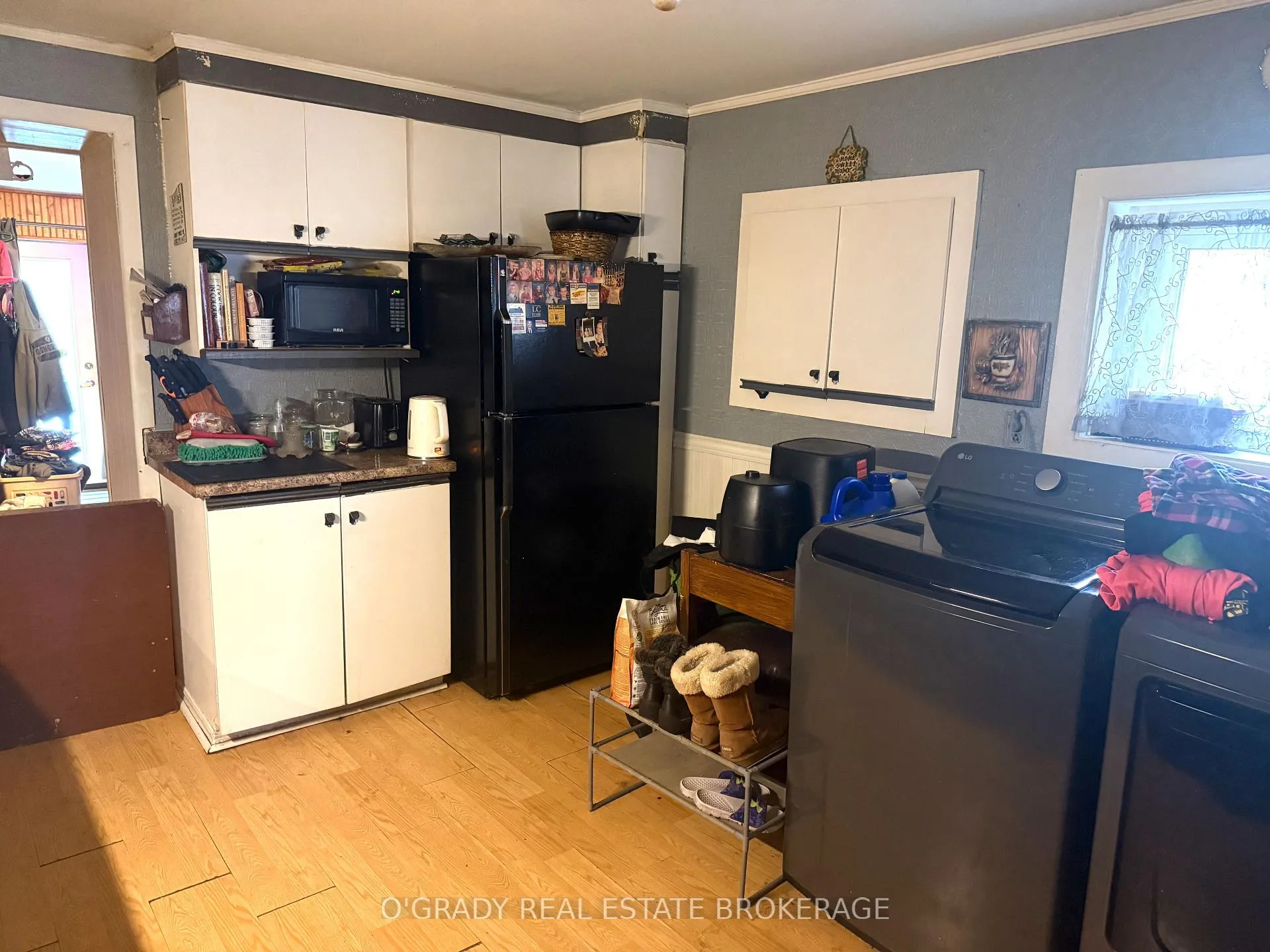 Photo 3 of 76 Louis Street, Brockville — HOMEH