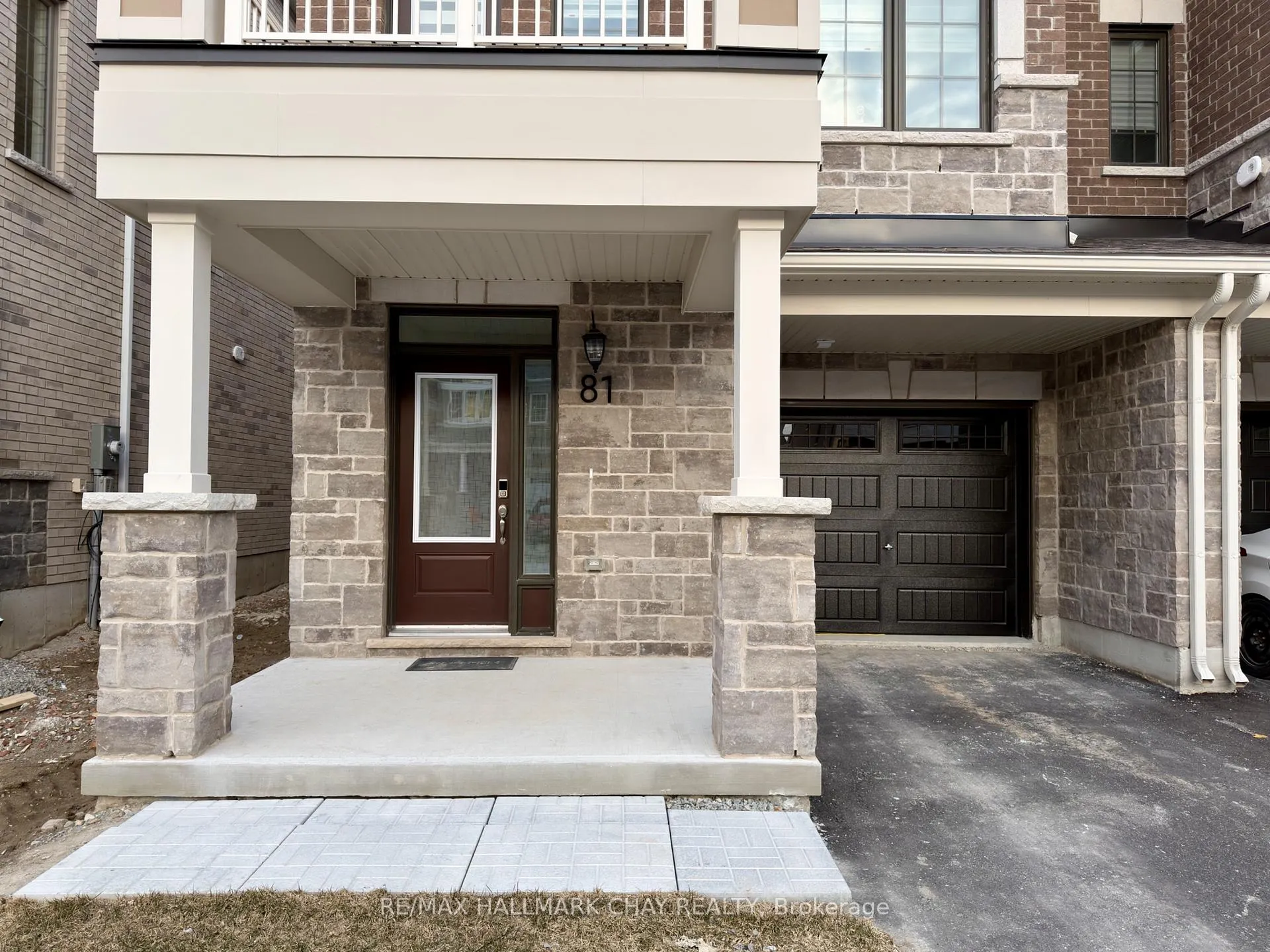 Photo 3 of 81 vinewood Crescent, Barrie, Rural Barrie Southeast — HOMEH