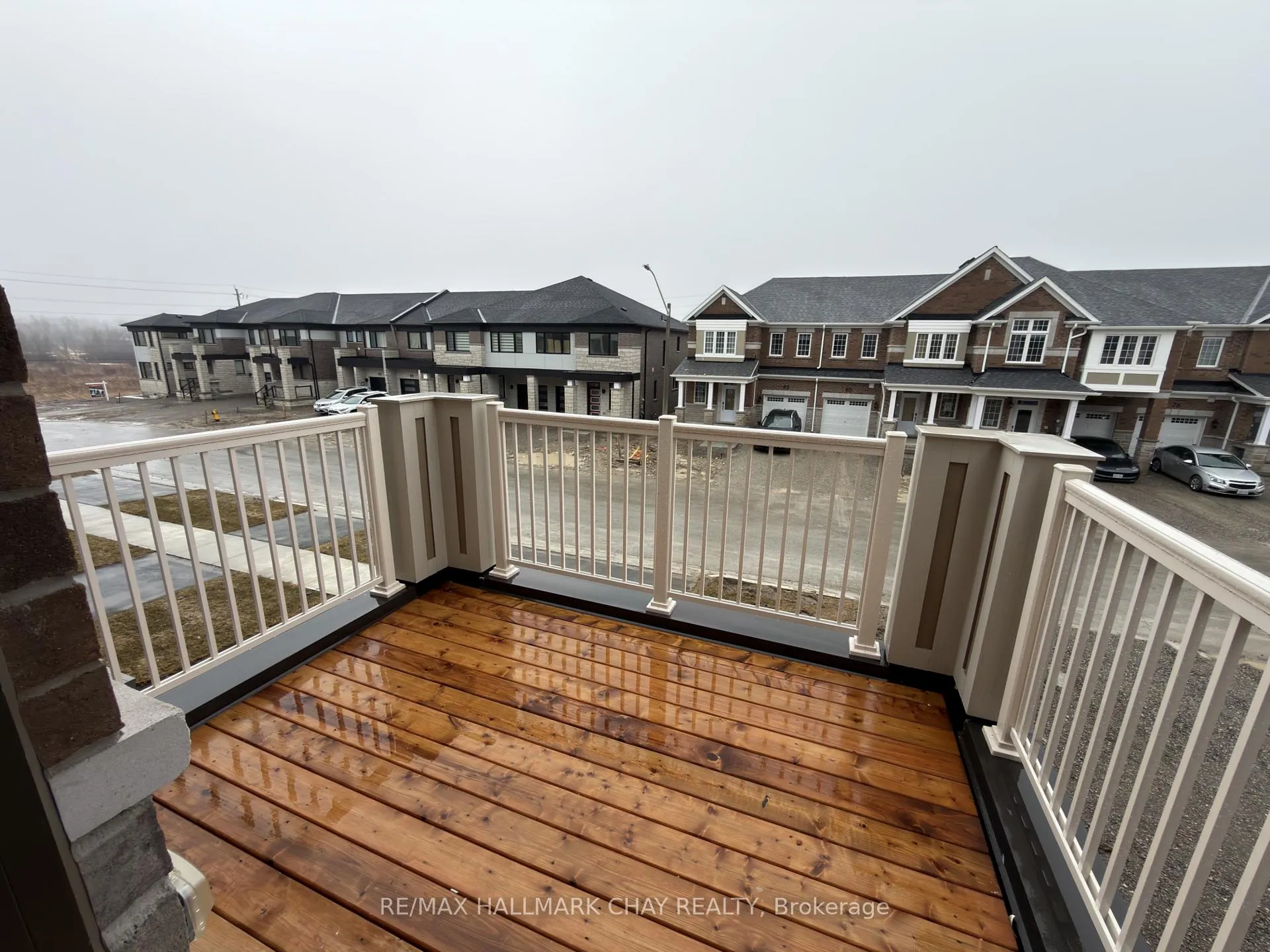 Photo 12 of 81 vinewood Crescent, Barrie, Rural Barrie Southeast — HOMEH
