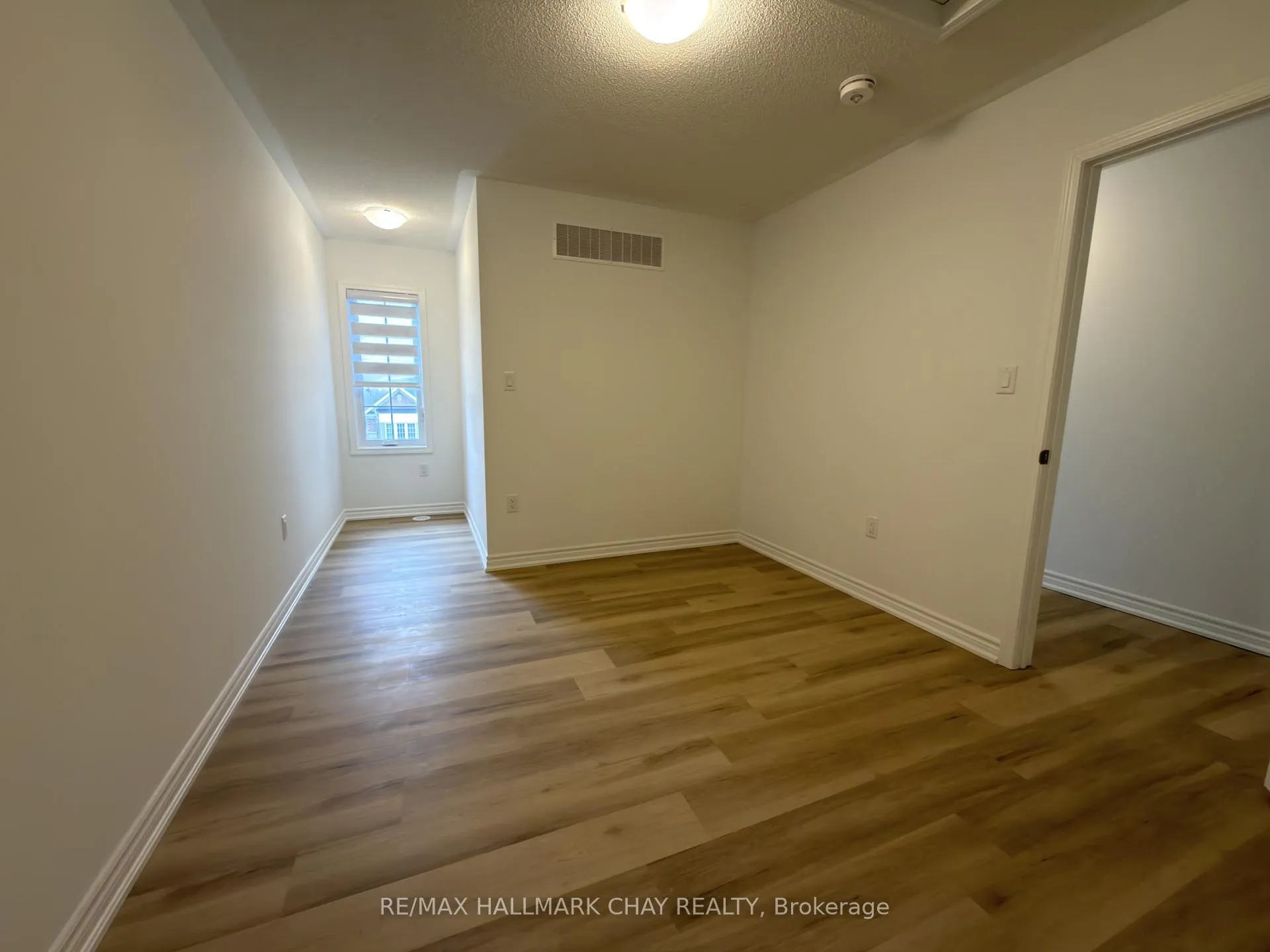 Photo 14 of 81 vinewood Crescent, Barrie, Rural Barrie Southeast — HOMEH