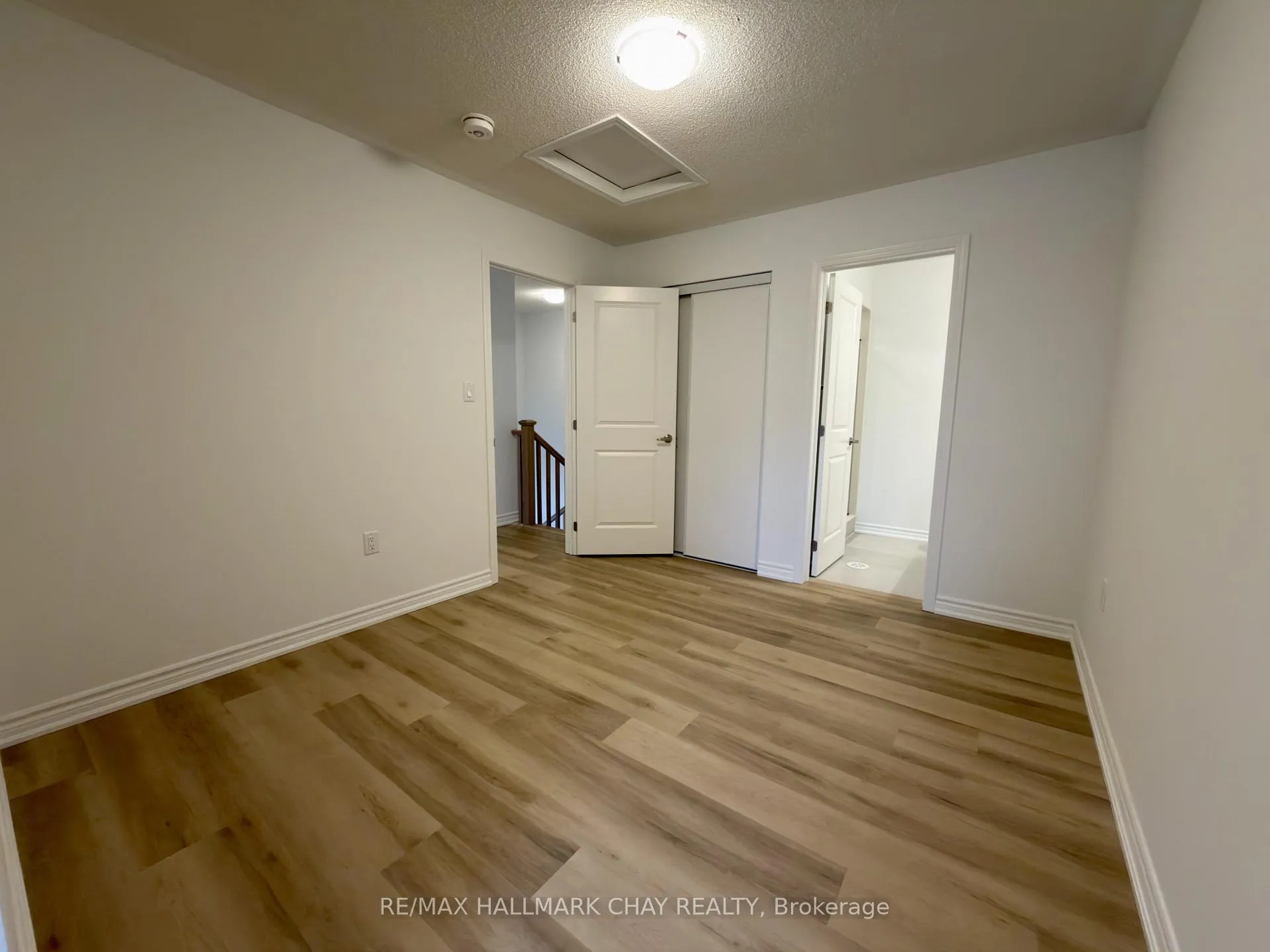 Photo 15 of 81 vinewood Crescent, Barrie, Rural Barrie Southeast — HOMEH