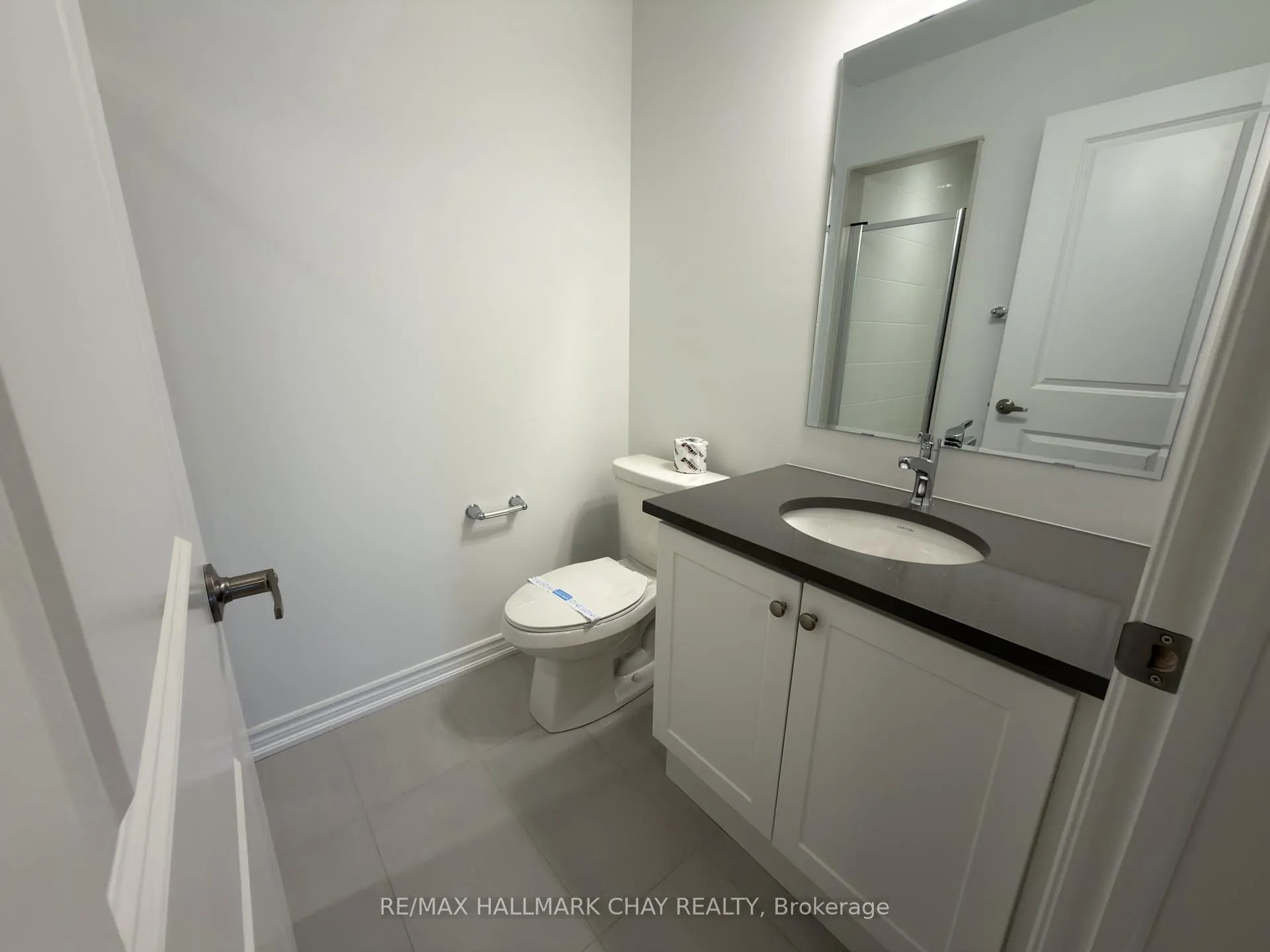 Photo 16 of 81 vinewood Crescent, Barrie, Rural Barrie Southeast — HOMEH