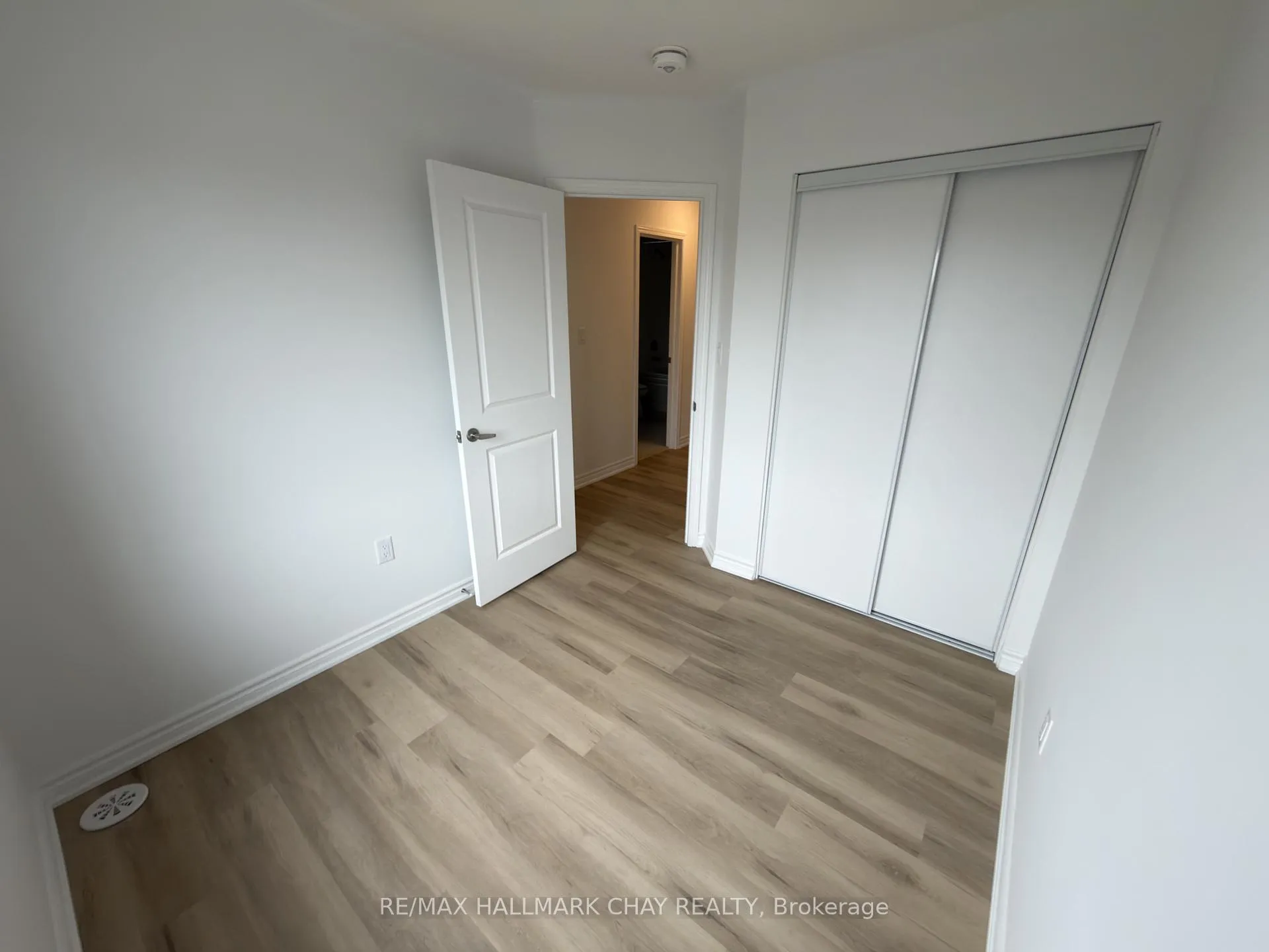 Photo 18 of 81 vinewood Crescent, Barrie, Rural Barrie Southeast — HOMEH