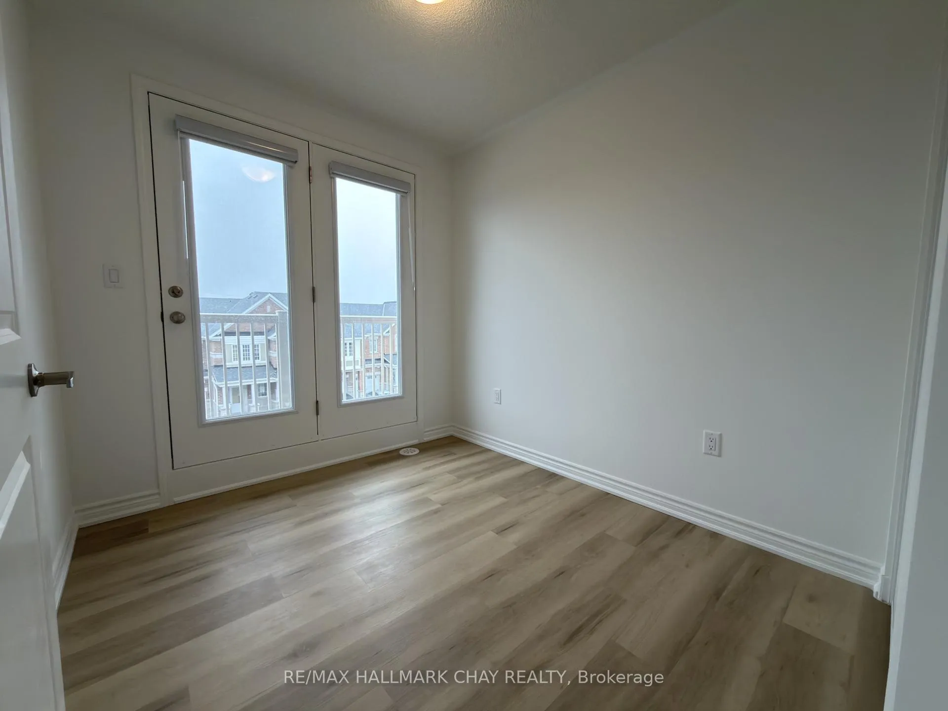 Photo 19 of 81 vinewood Crescent, Barrie, Rural Barrie Southeast — HOMEH