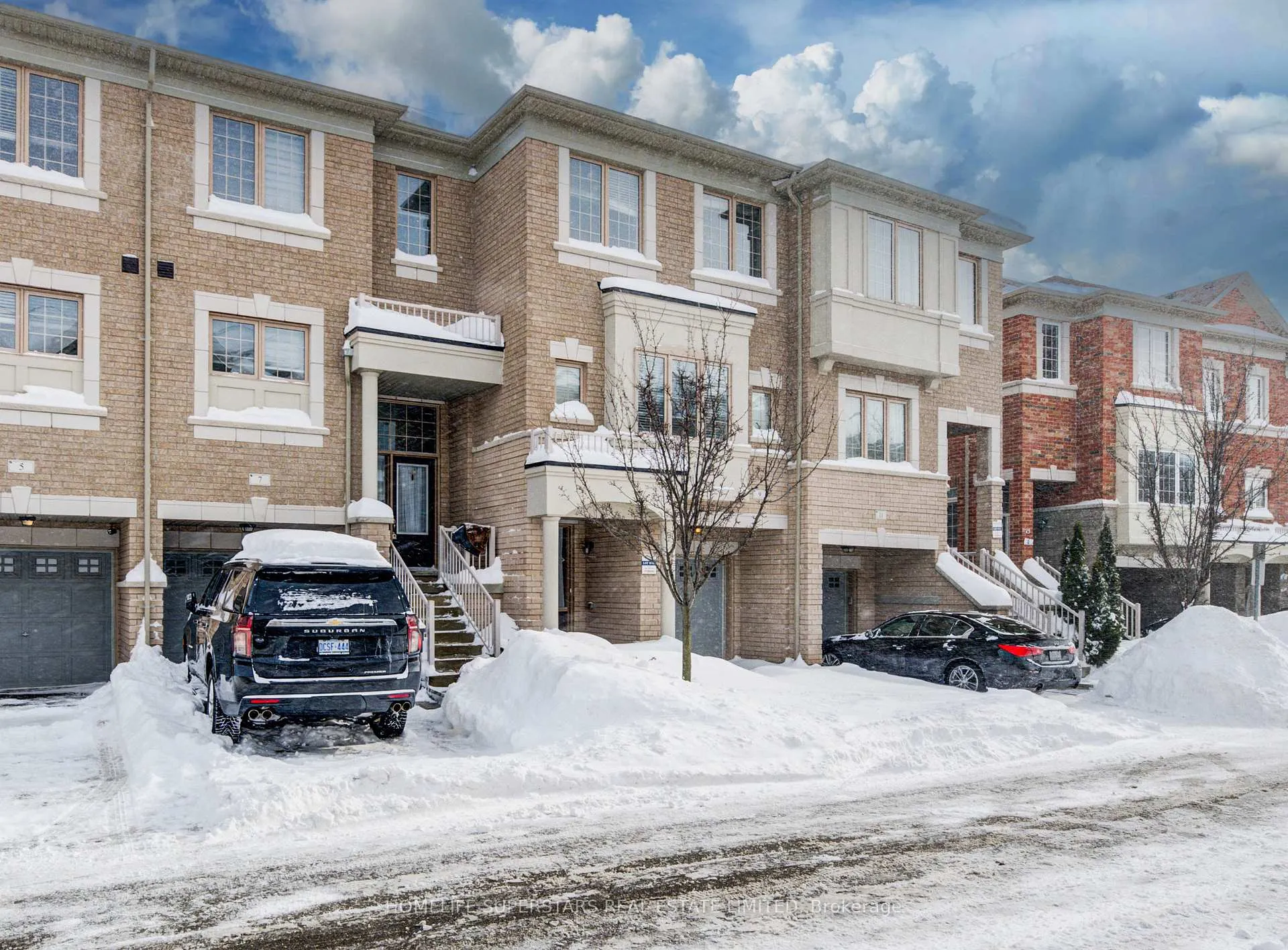 Front of Unit 40, 9 Aspen Hills Road