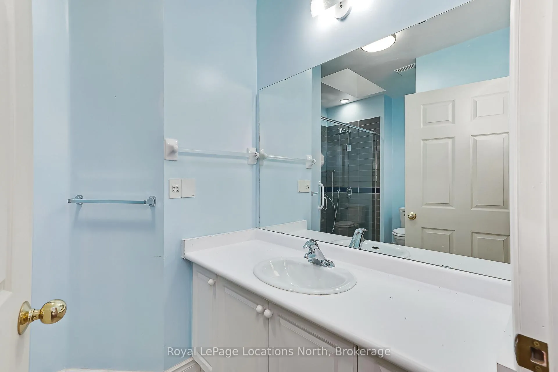 Photo 17 of 34 Callary Crescent, Collingwood — HOMEH