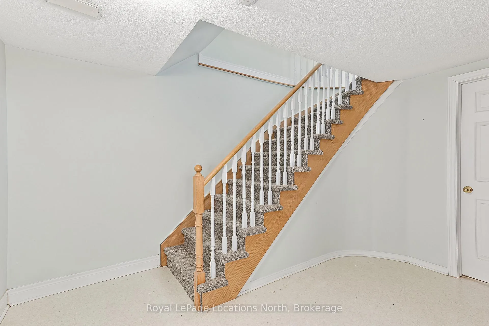 Photo 28 of 34 Callary Crescent, Collingwood — HOMEH