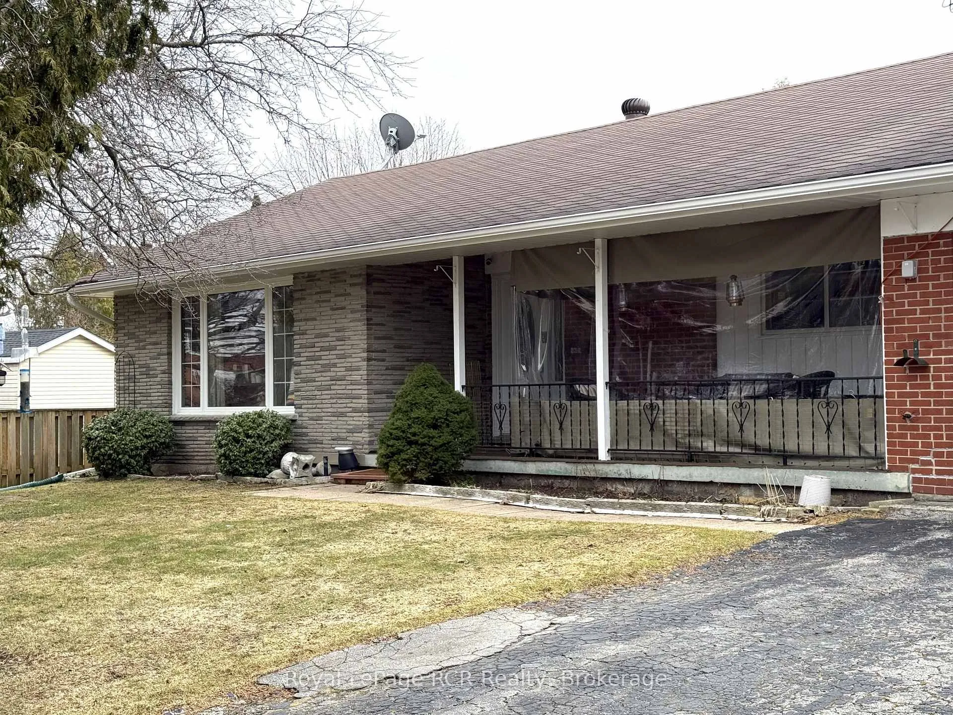 Photo 3 of 665 17th Street E, Owen Sound — HOMEH