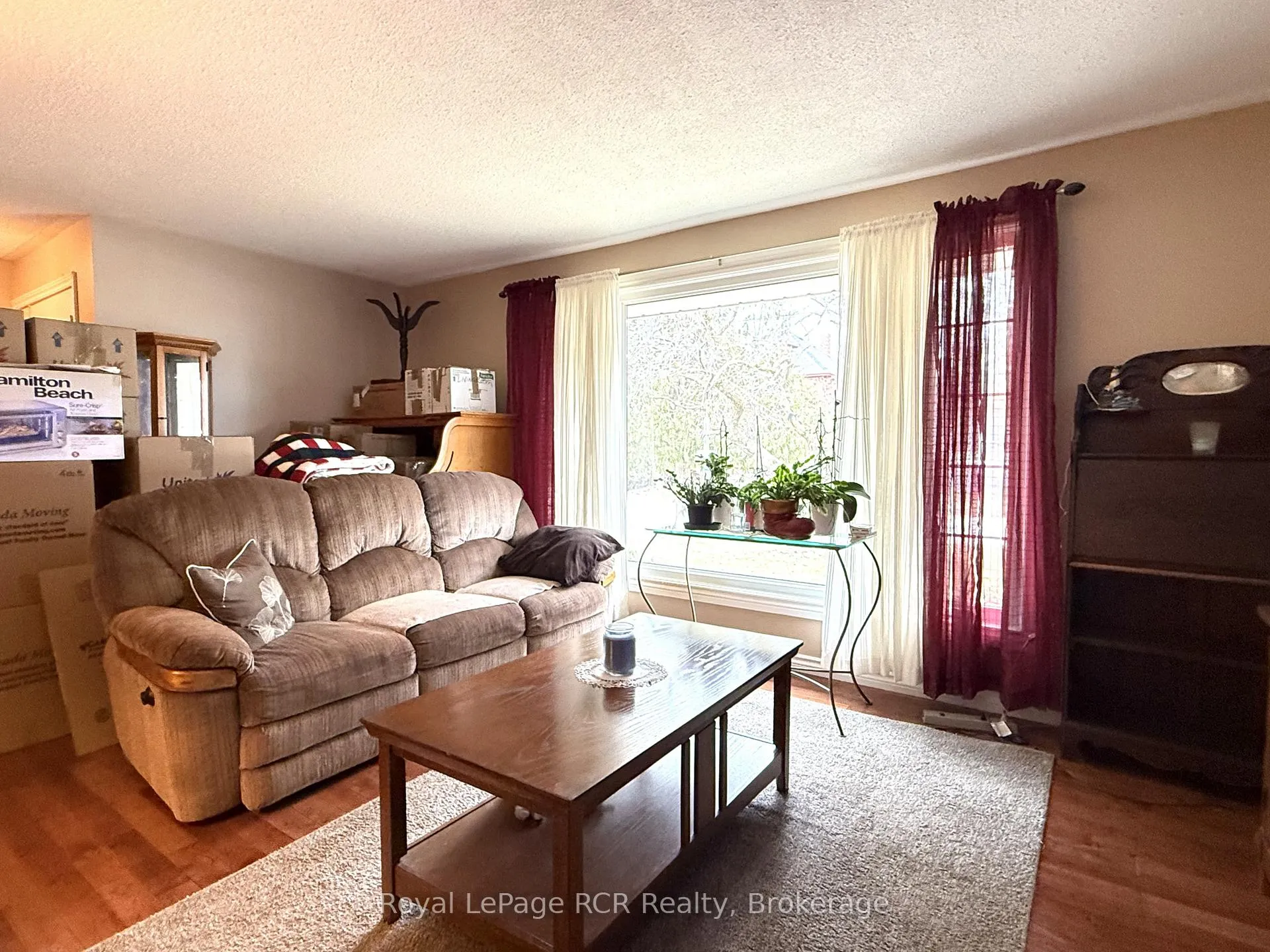 Photo 5 of 665 17th Street E, Owen Sound — HOMEH