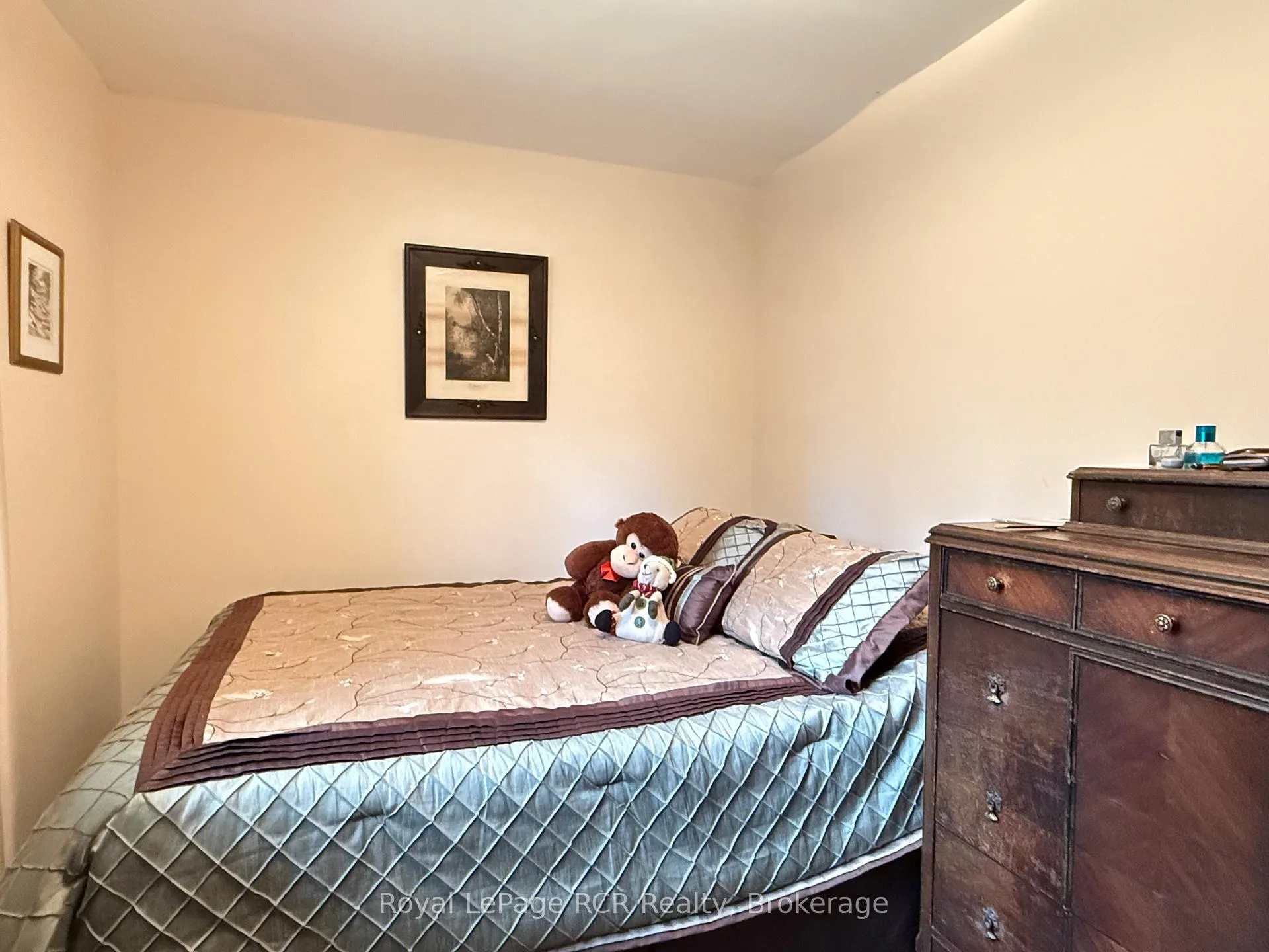 Photo 11 of 665 17th Street E, Owen Sound — HOMEH