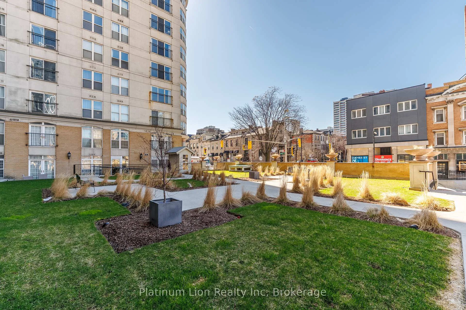 Photo 3 of Unit 910, 135 James Street S, Hamilton, Corktown — HOMEH