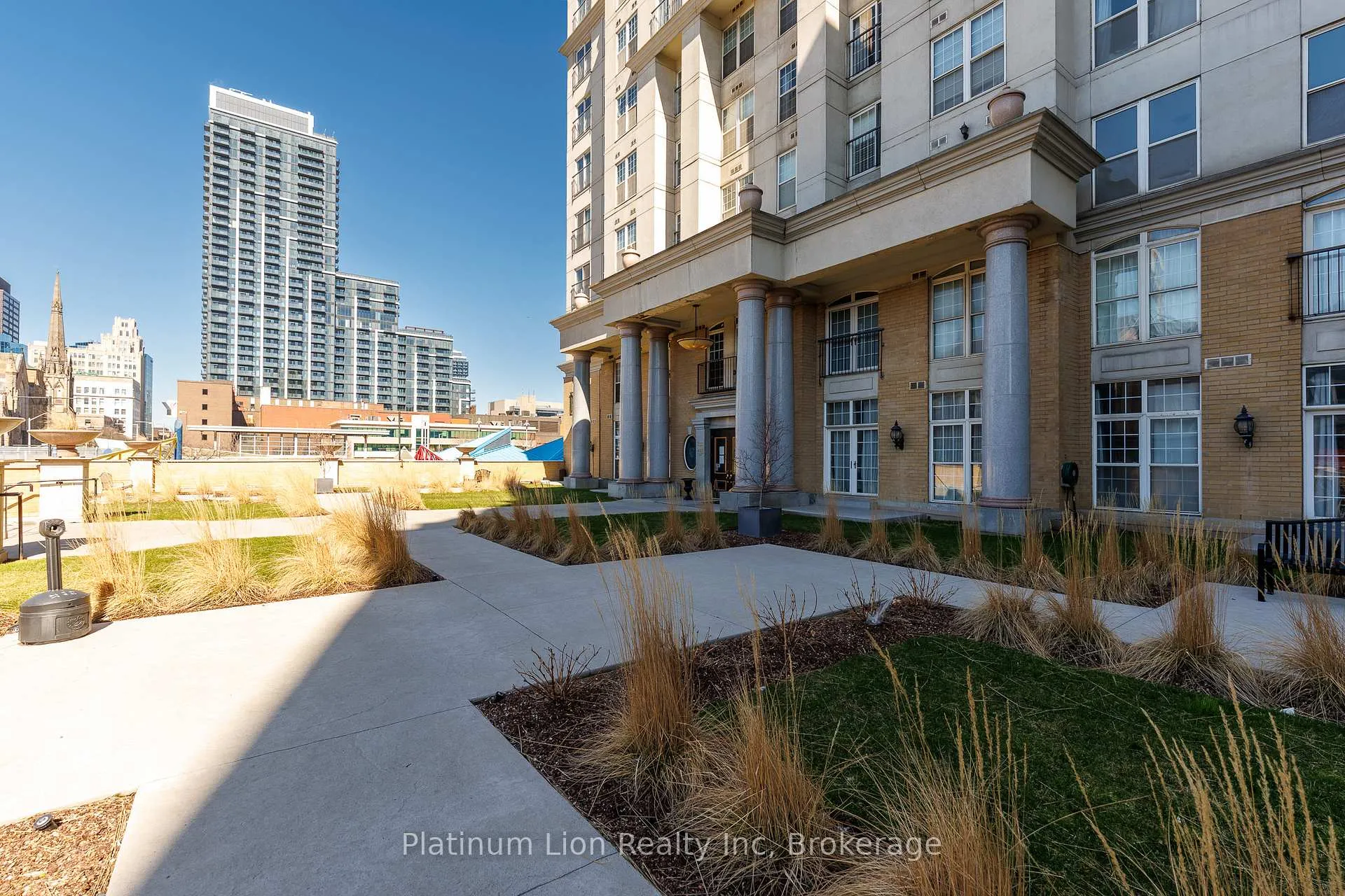 Photo 4 of Unit 910, 135 James Street S, Hamilton, Corktown — HOMEH