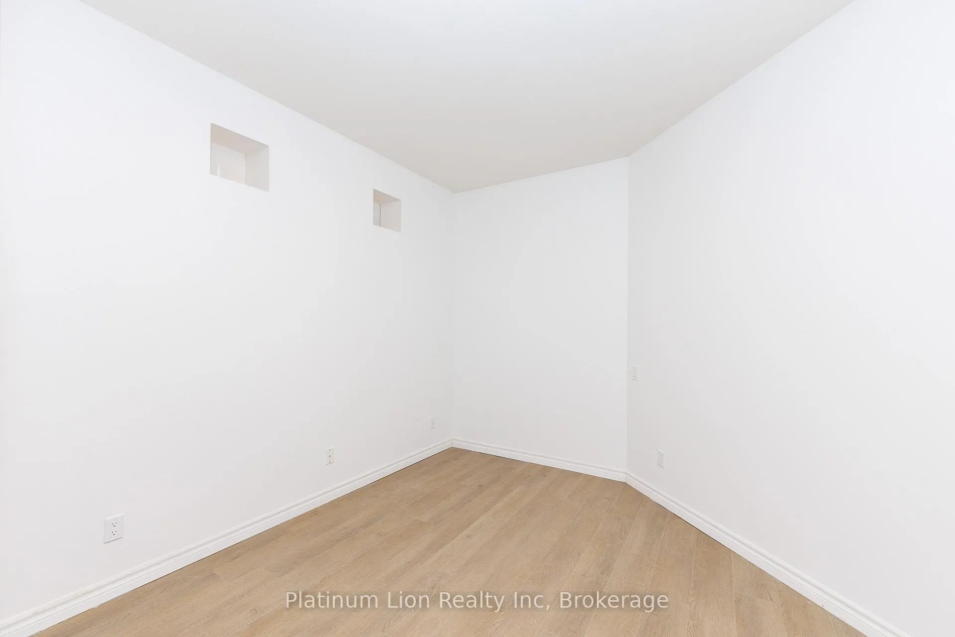 Photo 9 of Unit 910, 135 James Street S, Hamilton, Corktown — HOMEH