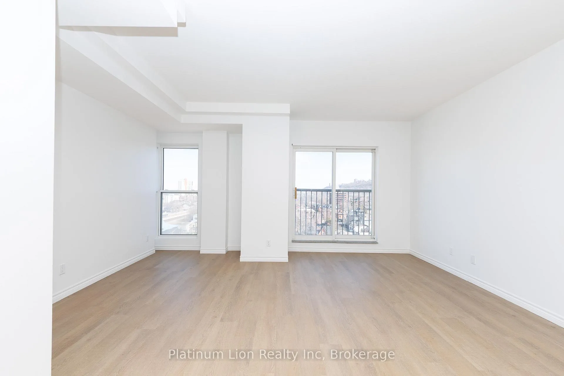 Photo 14 of Unit 910, 135 James Street S, Hamilton, Corktown — HOMEH