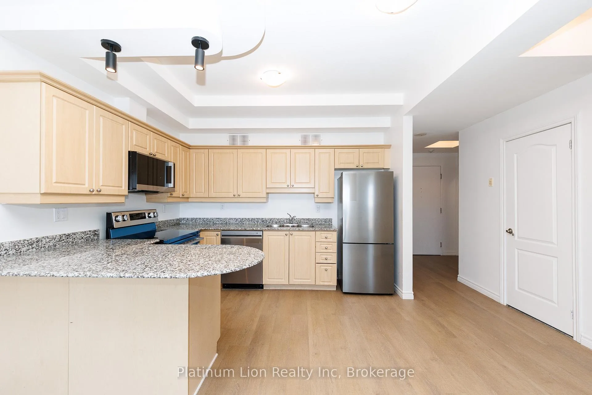 Photo 19 of Unit 910, 135 James Street S, Hamilton, Corktown — HOMEH