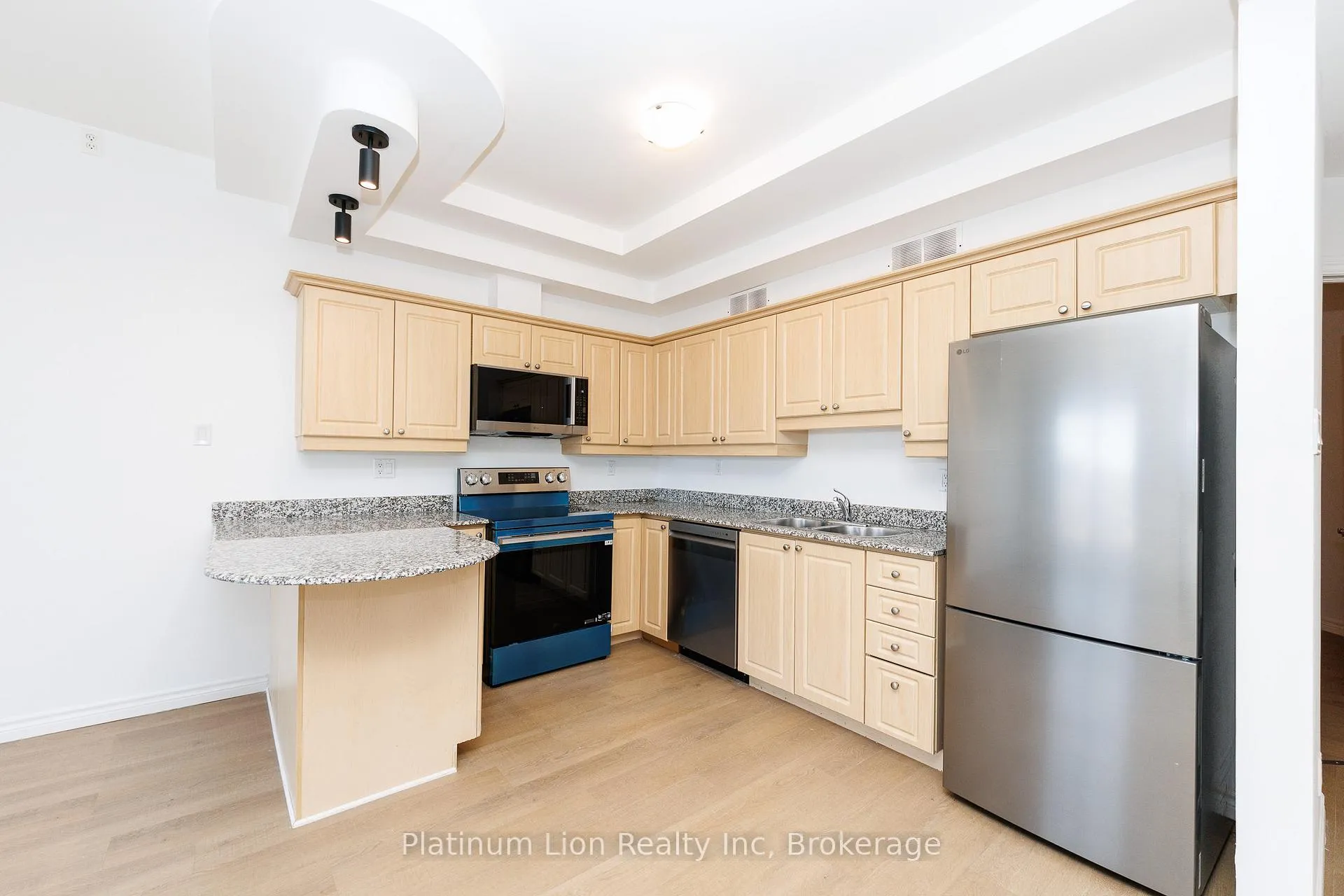 Photo 20 of Unit 910, 135 James Street S, Hamilton, Corktown — HOMEH