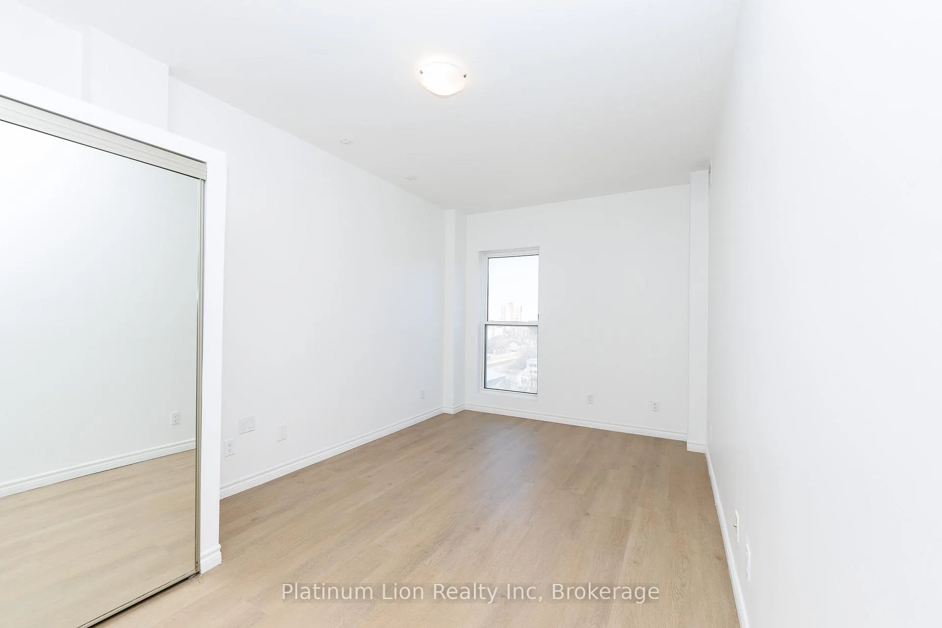Photo 21 of Unit 910, 135 James Street S, Hamilton, Corktown — HOMEH