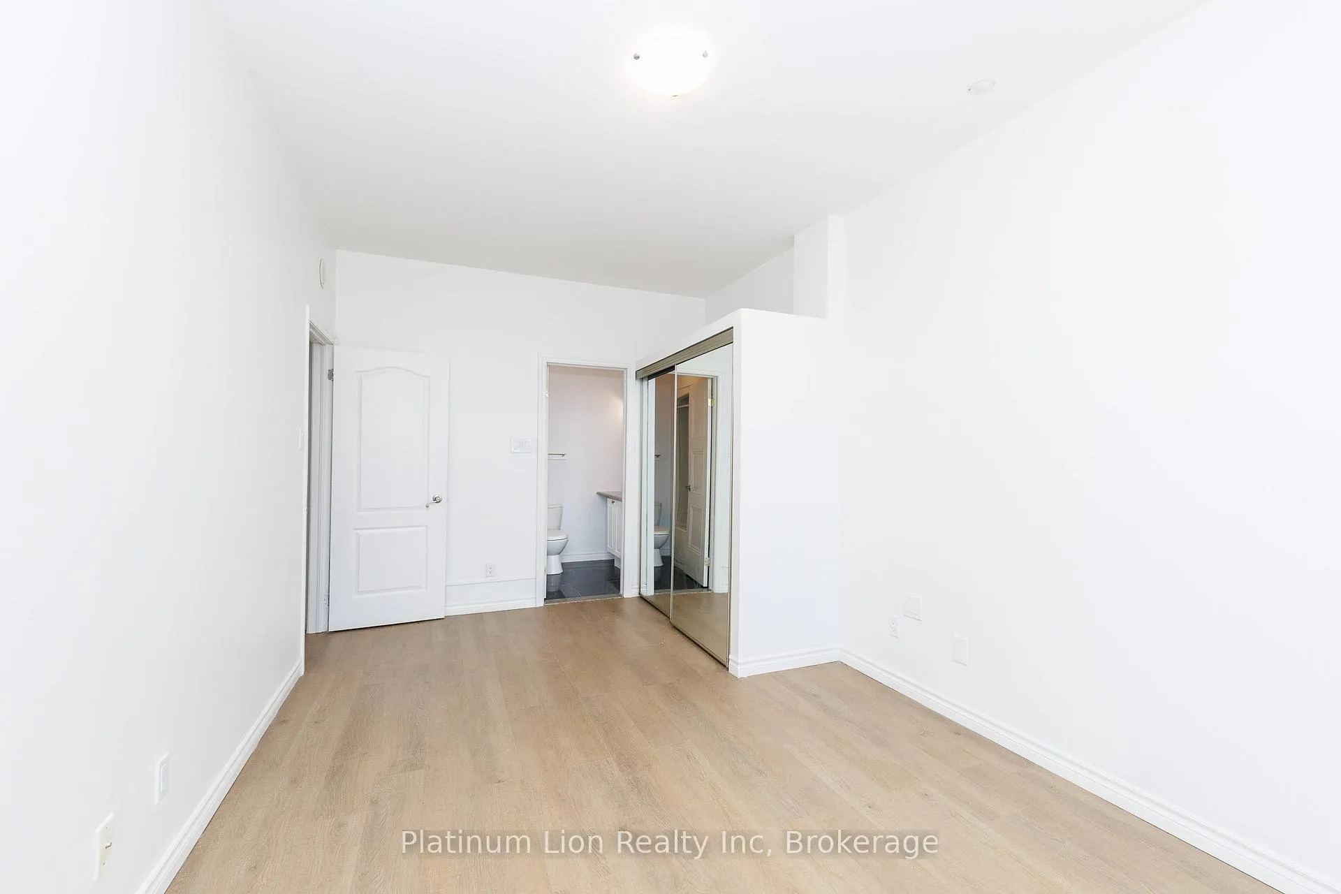 Photo 23 of Unit 910, 135 James Street S, Hamilton, Corktown — HOMEH