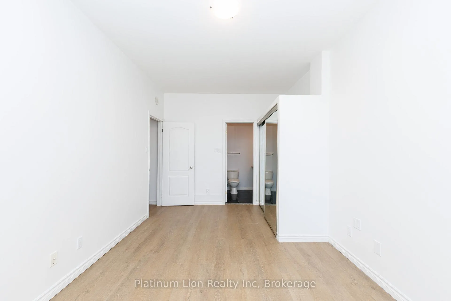 Photo 24 of Unit 910, 135 James Street S, Hamilton, Corktown — HOMEH