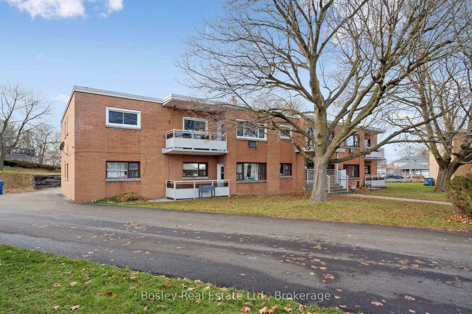 Photo 2 of Unit 2, 1 Sunnylea Crescent, Guelph, General Hospital — HOMEH