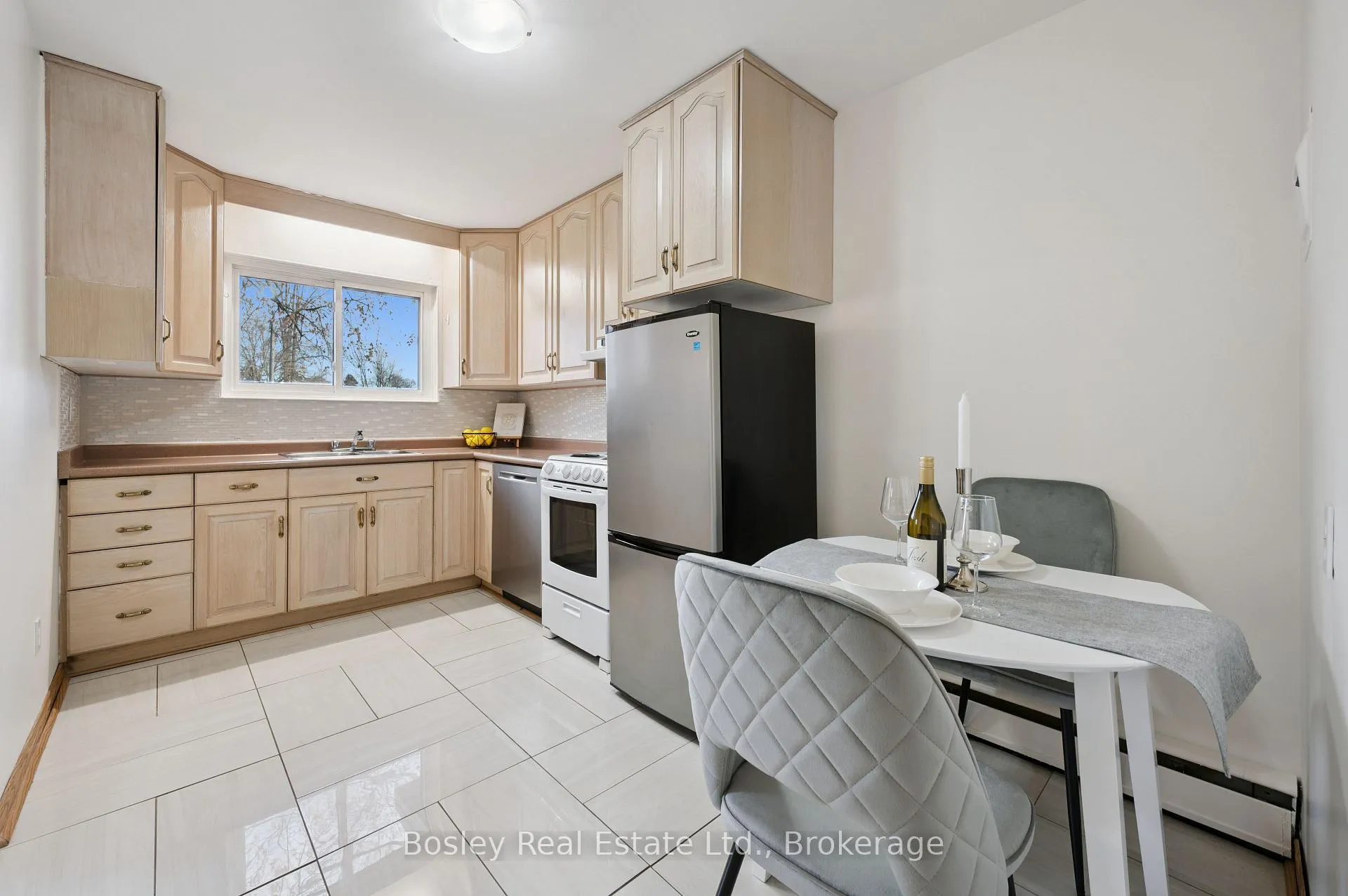 Photo 15 of Unit 2, 1 Sunnylea Crescent, Guelph, General Hospital — HOMEH