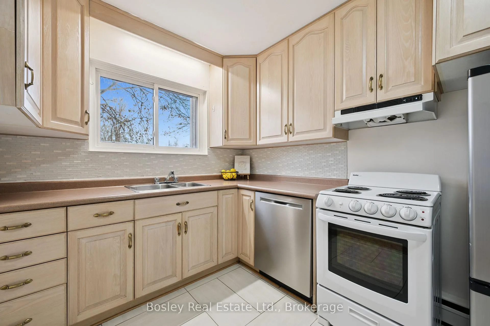 Photo 16 of Unit 2, 1 Sunnylea Crescent, Guelph, General Hospital — HOMEH
