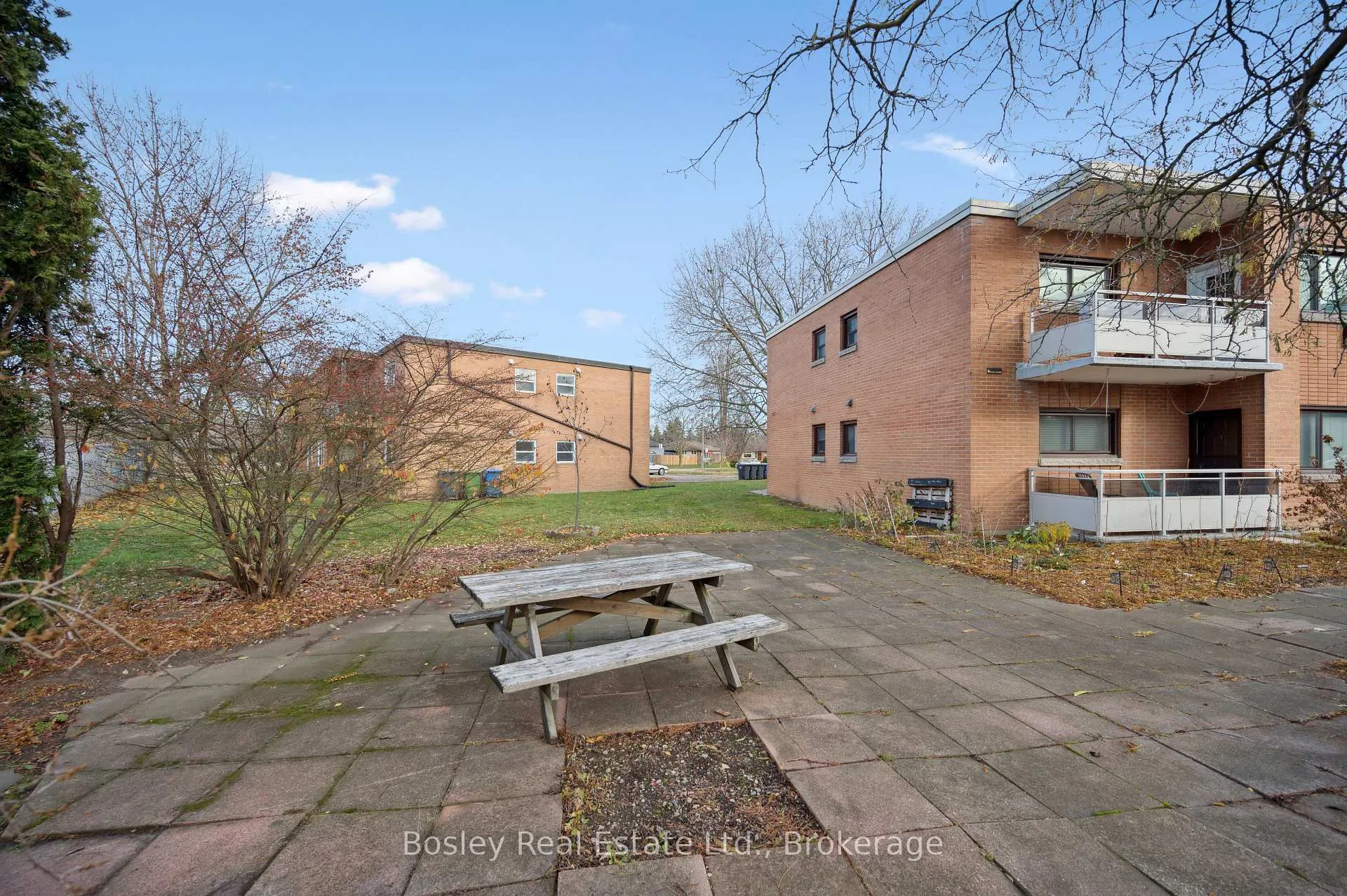 Photo 31 of Unit 2, 1 Sunnylea Crescent, Guelph, General Hospital — HOMEH