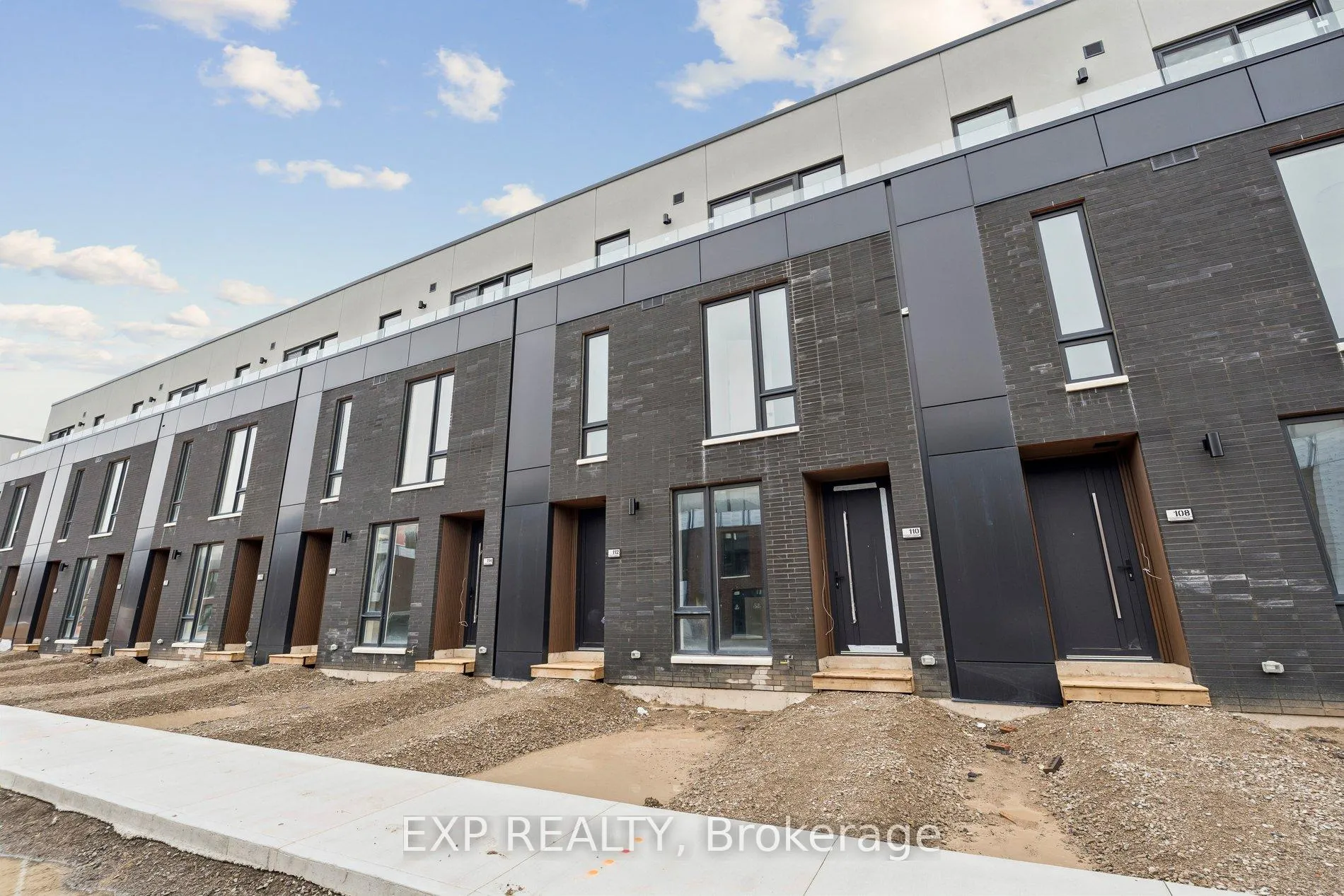 Photo 3 of 112 Everett Common, St. Catharines, Oakdale — HOMEH