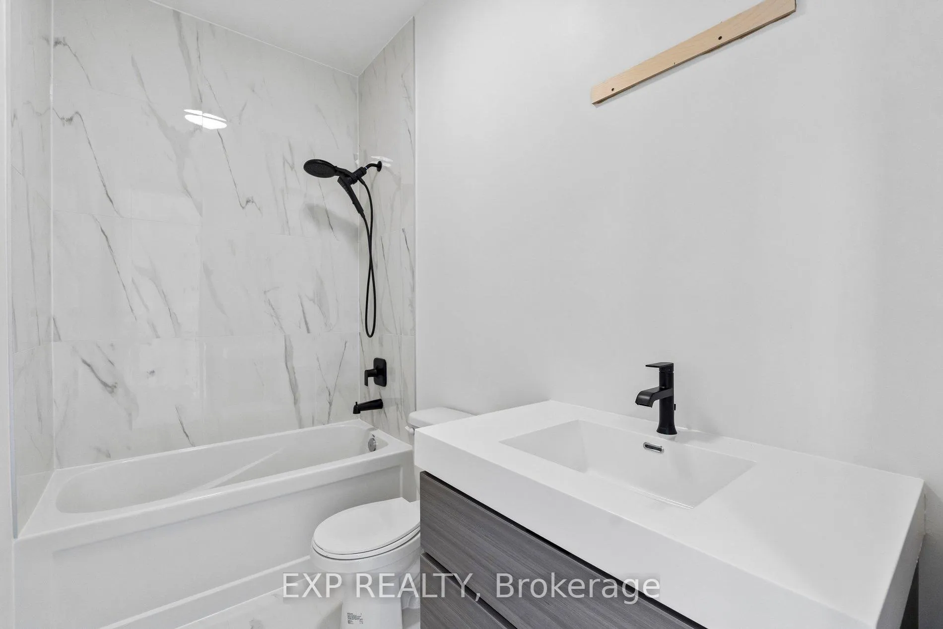 Photo 21 of 112 Everett Common, St. Catharines, Oakdale — HOMEH