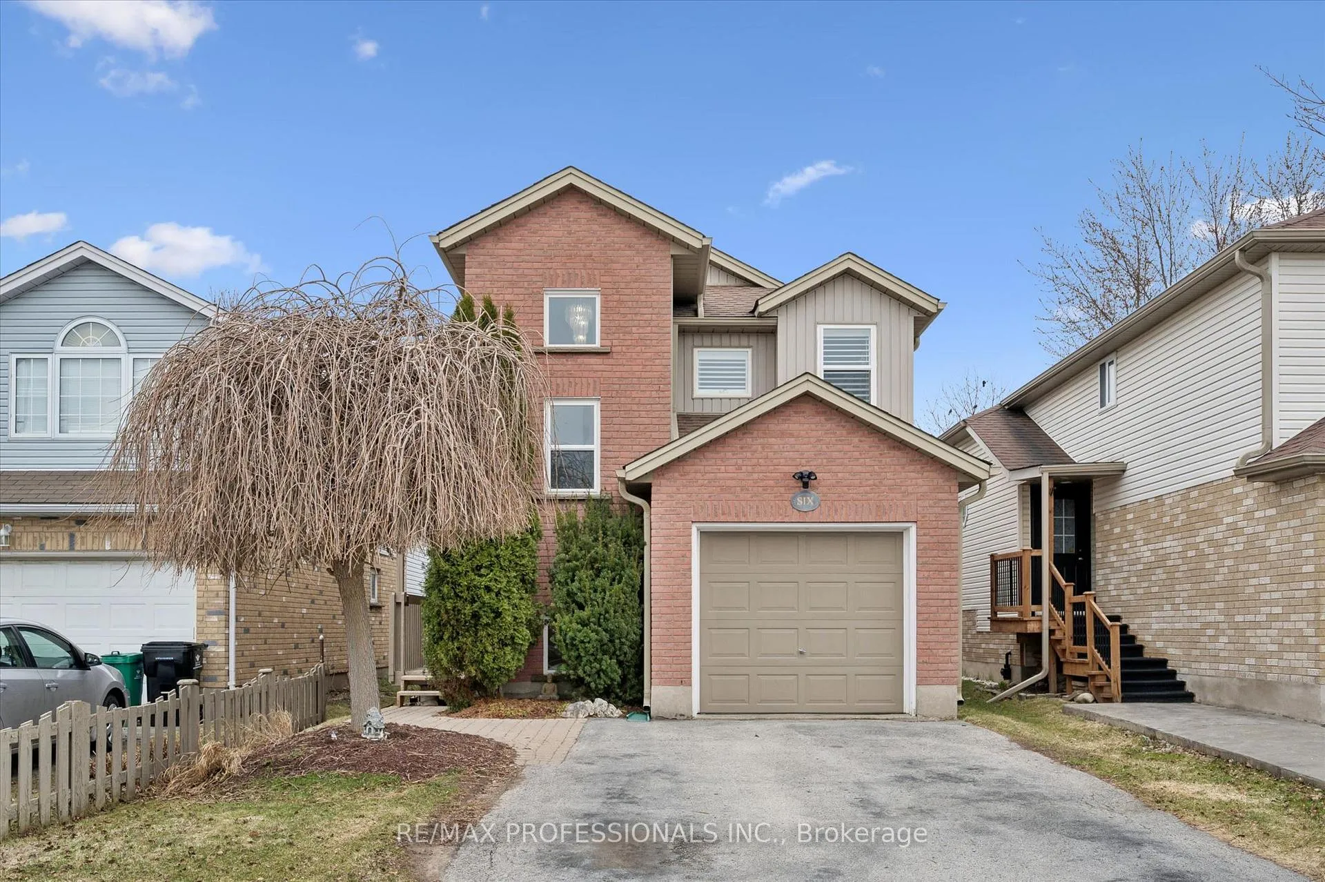 Photo 2 of 6 Orchid Crescent, Kitchener — HOMEH