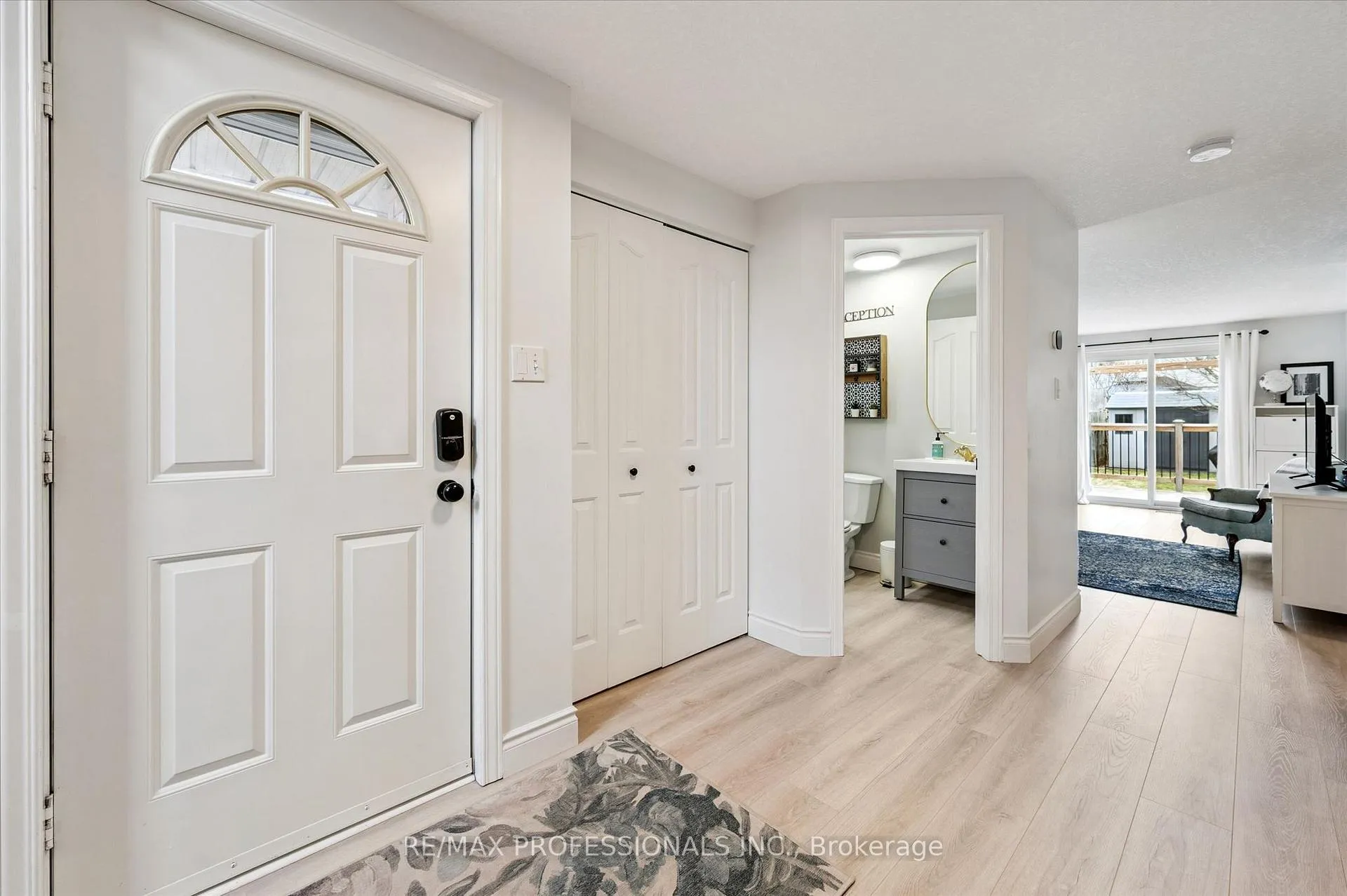 Photo 4 of 6 Orchid Crescent, Kitchener — HOMEH